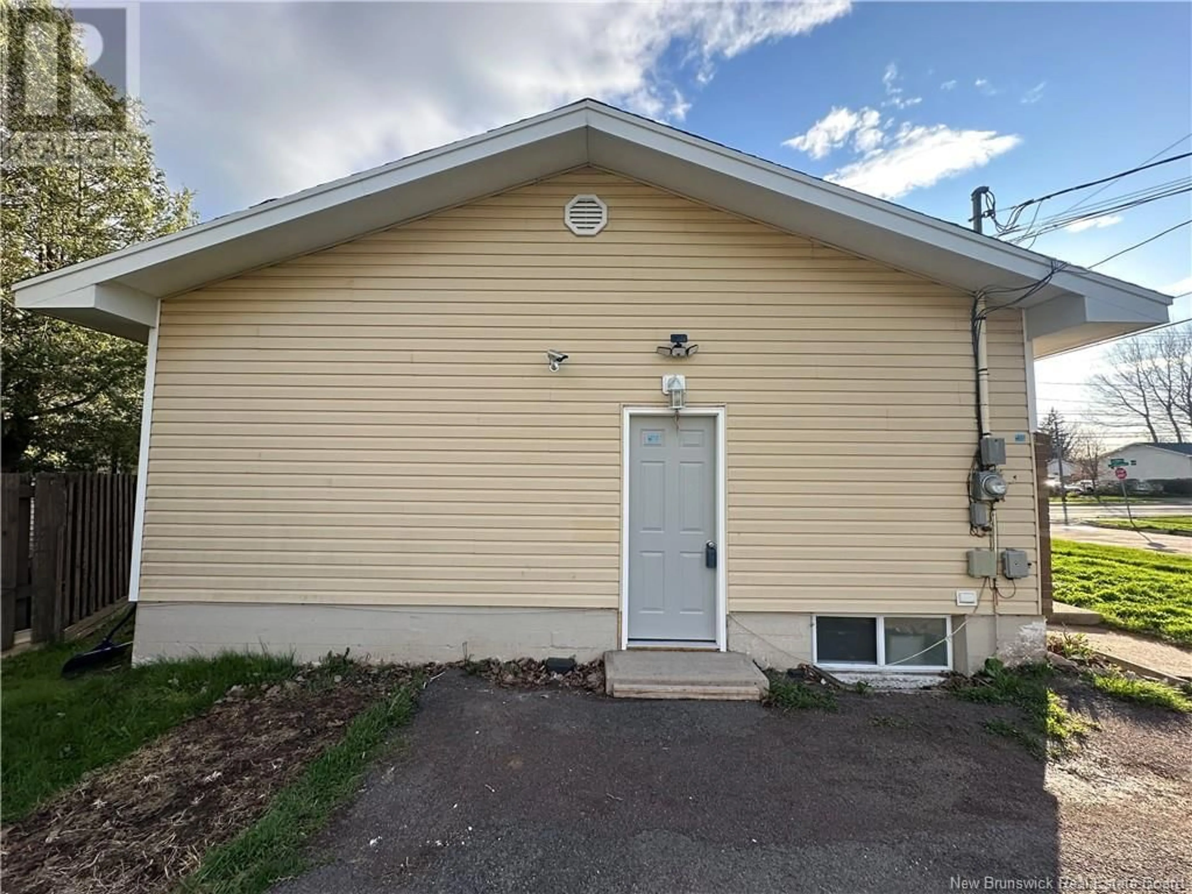 Home with vinyl exterior material, building for 7 CARL STREET, Moncton New Brunswick E1A3R6