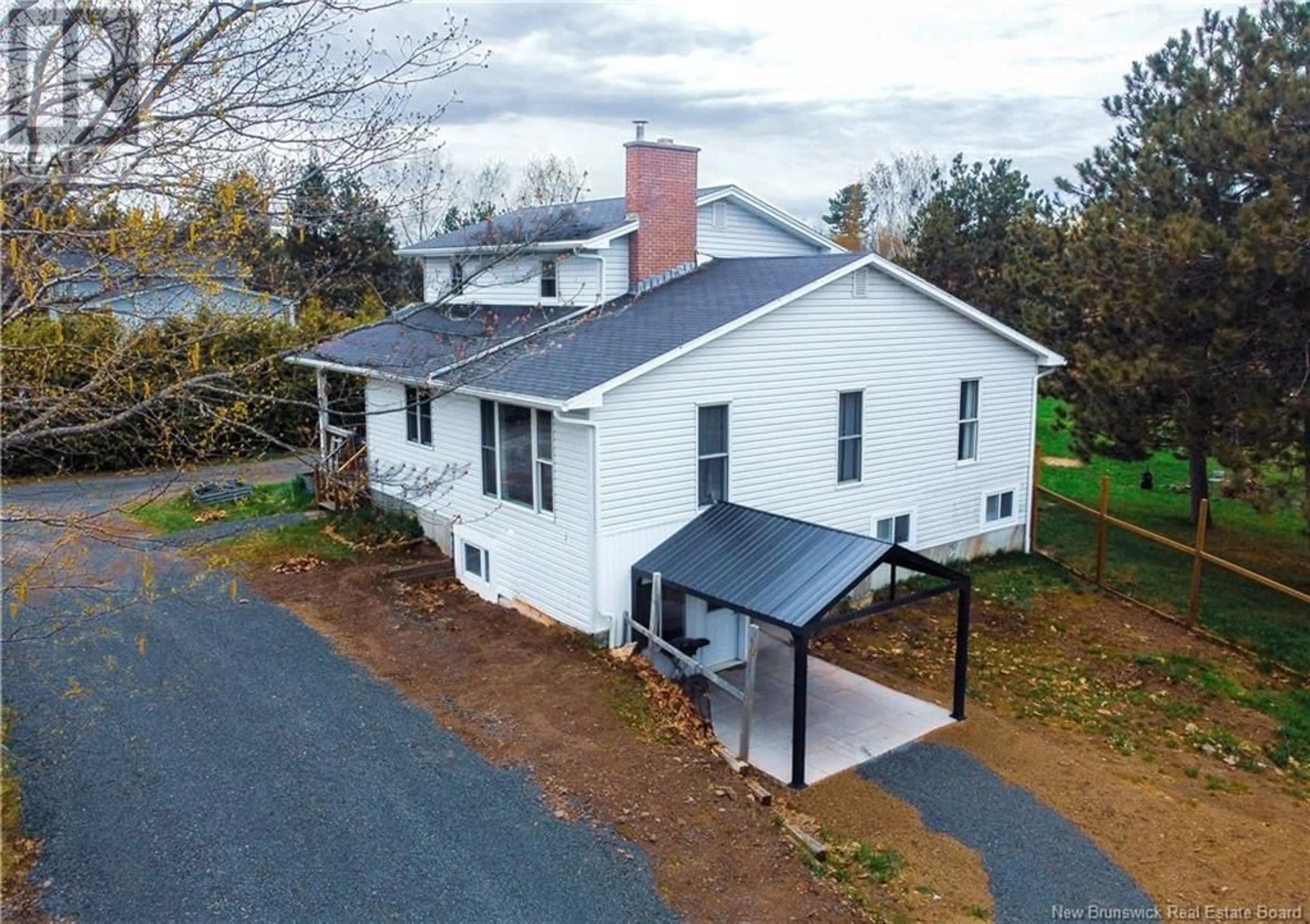 A pic from outside/outdoor area/front of a property/back of a property/a pic from drone, building for 345 ROUTE 102, Burton New Brunswick E2V3C9