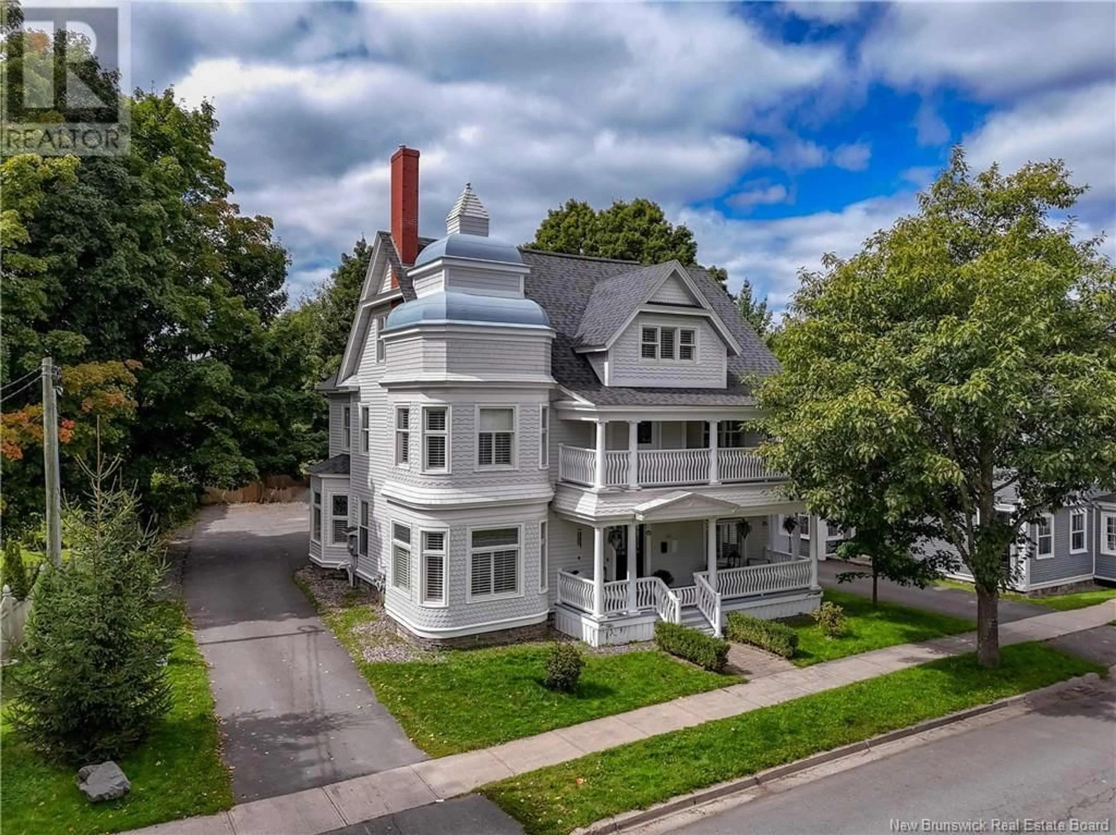 A pic from outside/outdoor area/front of a property/back of a property/a pic from drone, street for 82 WATERLOO ROW, Fredericton New Brunswick E3B1Y9