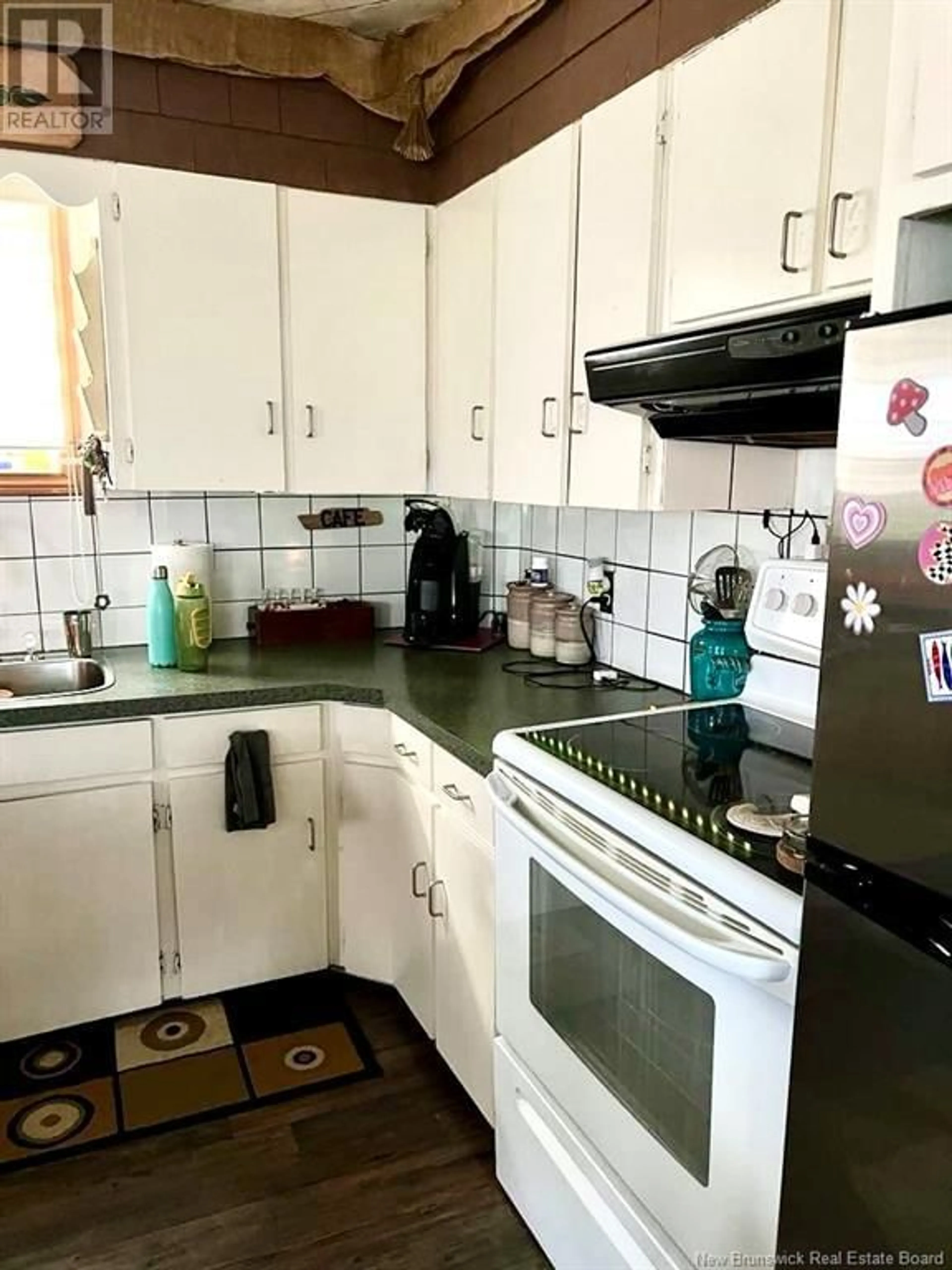 Standard kitchen, unknown for 2910 MORAIS STREET, Bas-Caraquet New Brunswick E1W6A8