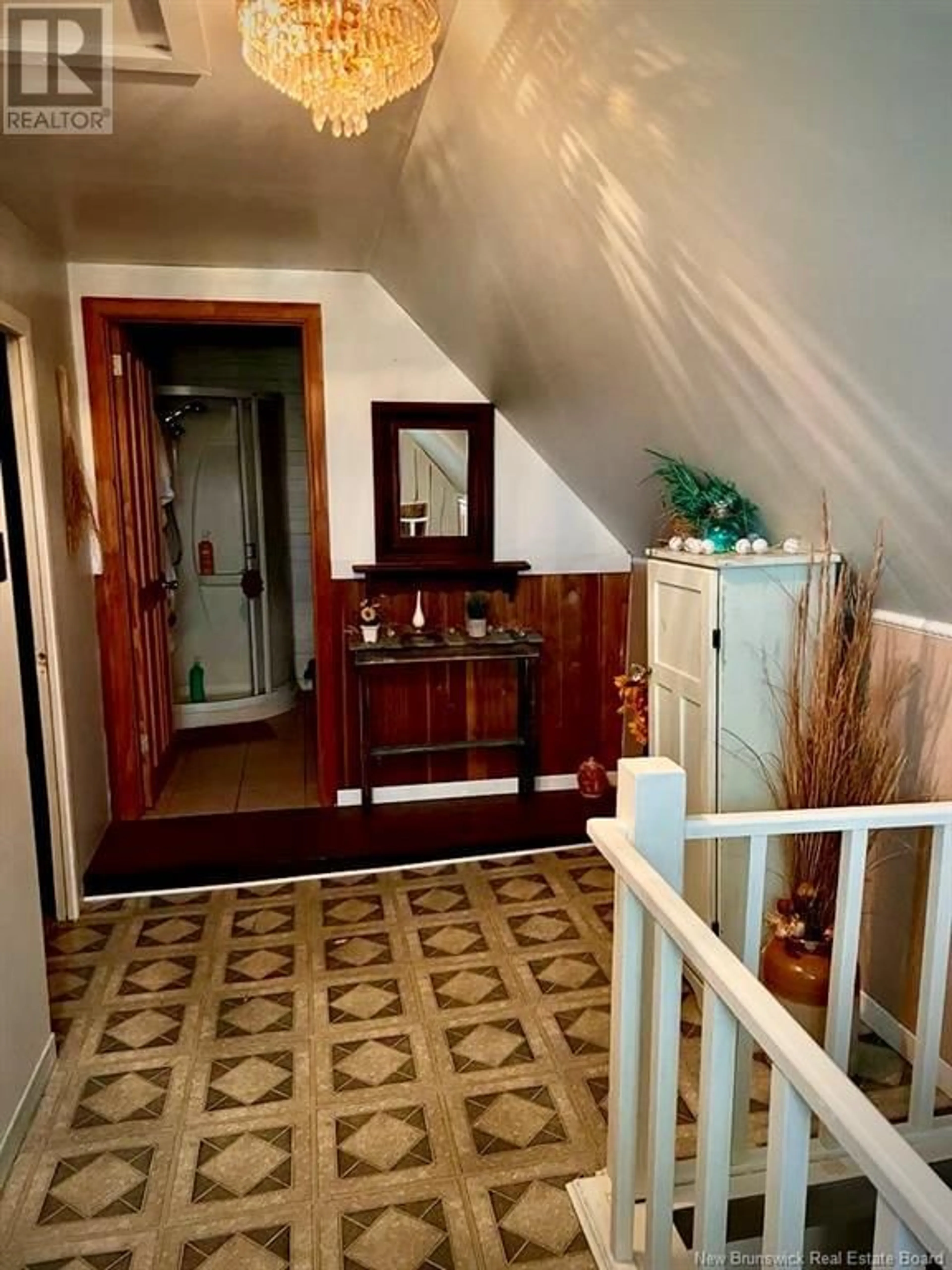 Indoor foyer for 2910 MORAIS STREET, Bas-Caraquet New Brunswick E1W6A8