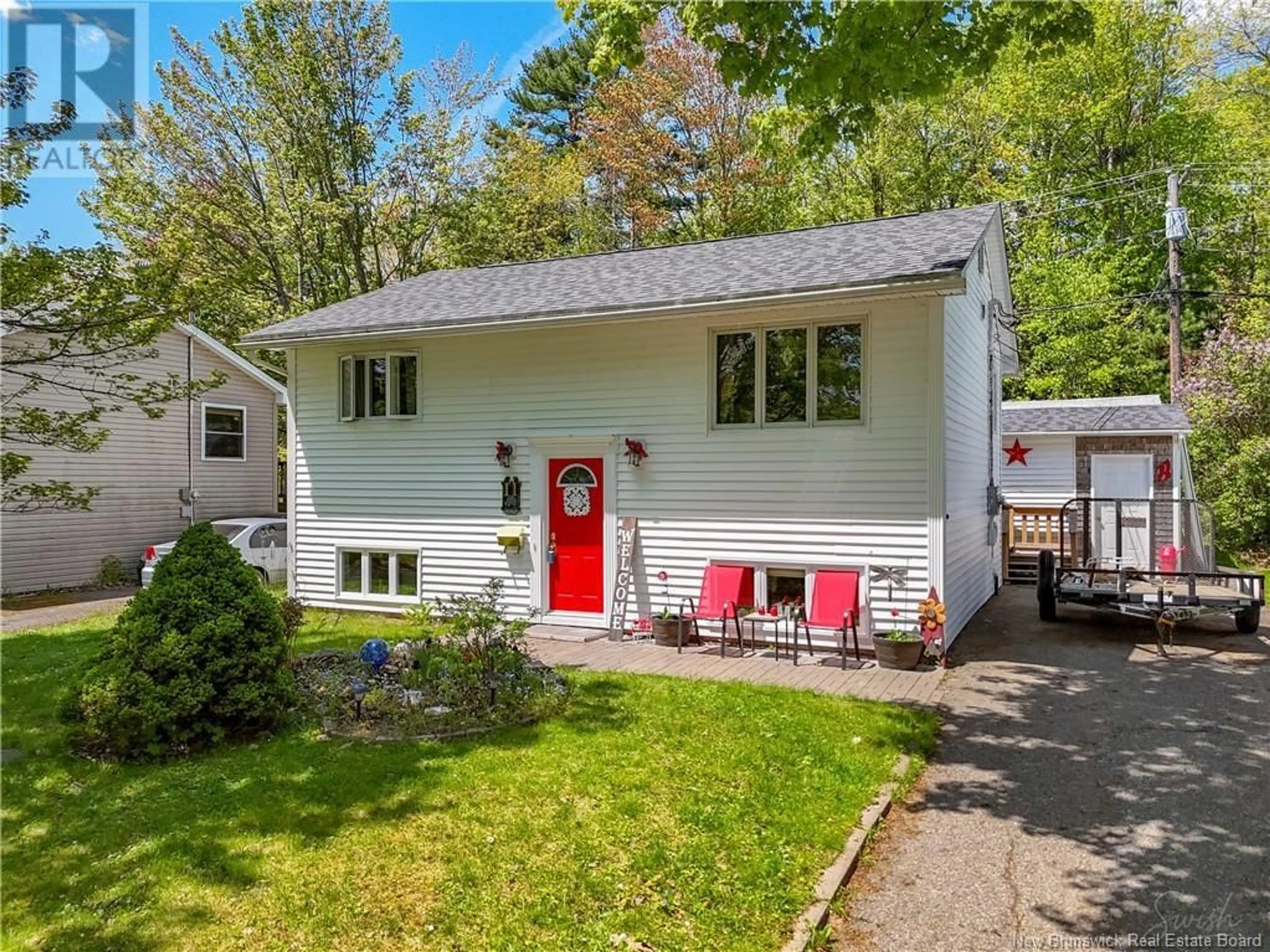 Home with vinyl exterior material, street for 11 LILAC CRESCENT, Fredericton New Brunswick E3A2G7