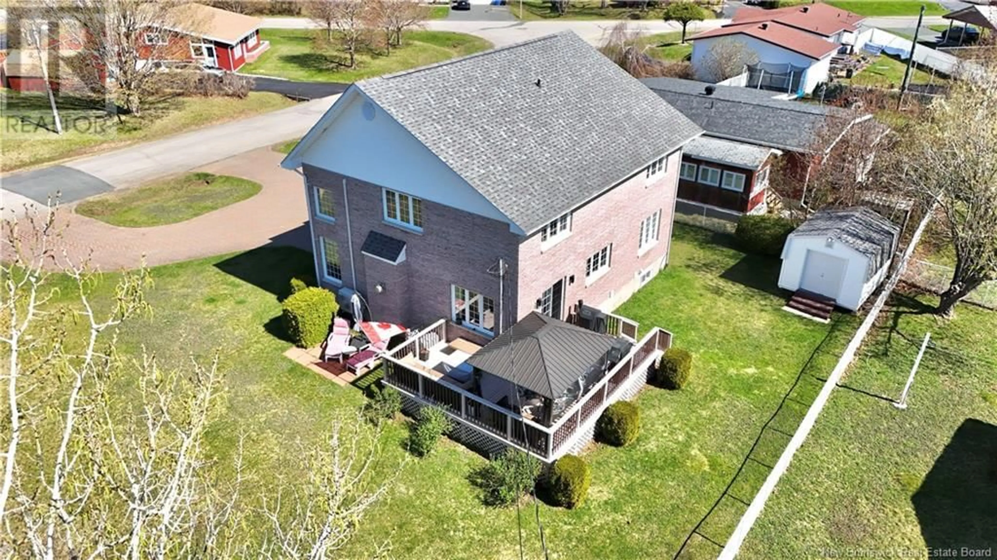 A pic from outside/outdoor area/front of a property/back of a property/a pic from drone, building for 935 HAY, Bathurst New Brunswick E2A3S1