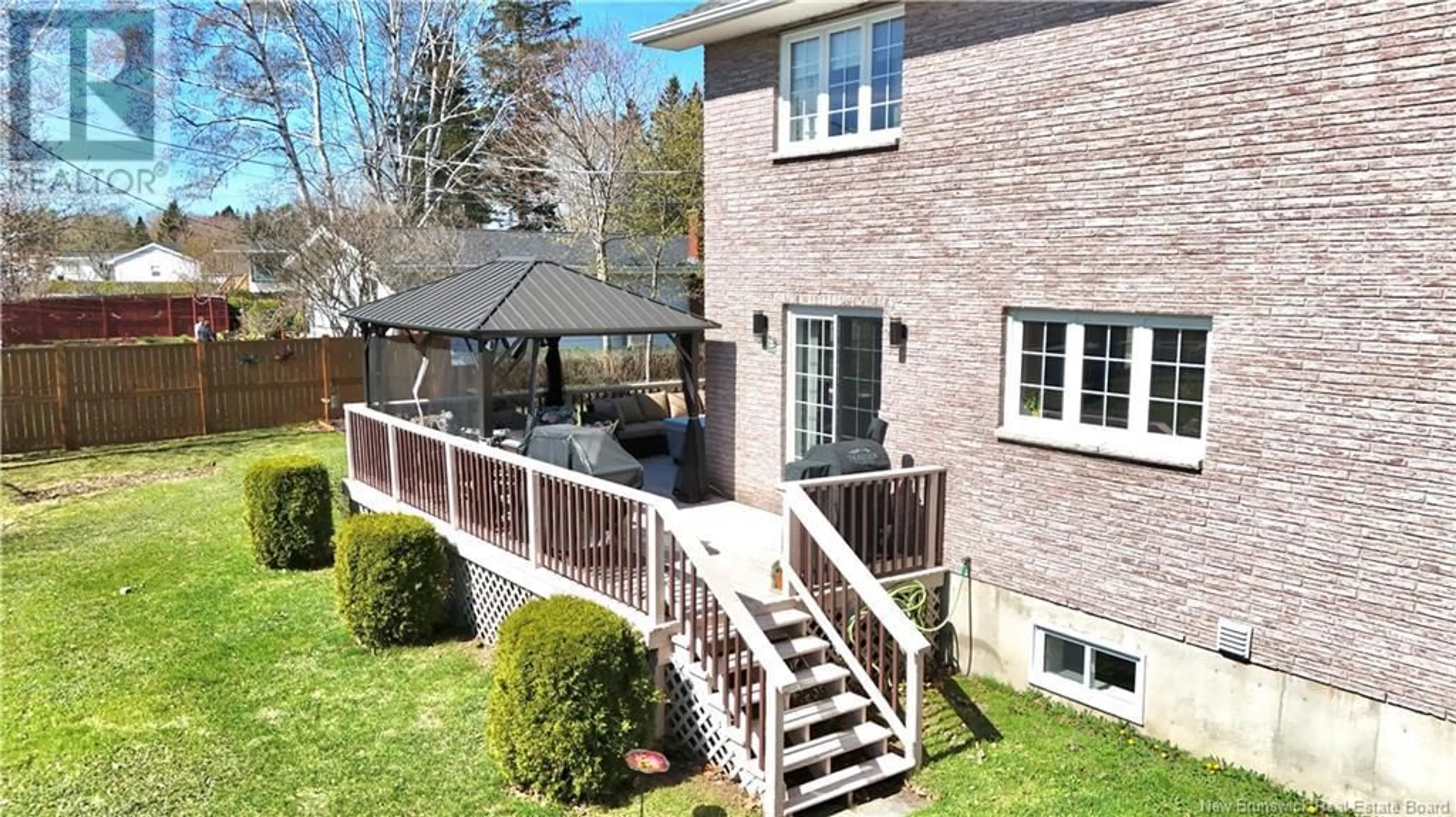 Patio, street for 935 HAY, Bathurst New Brunswick E2A3S1