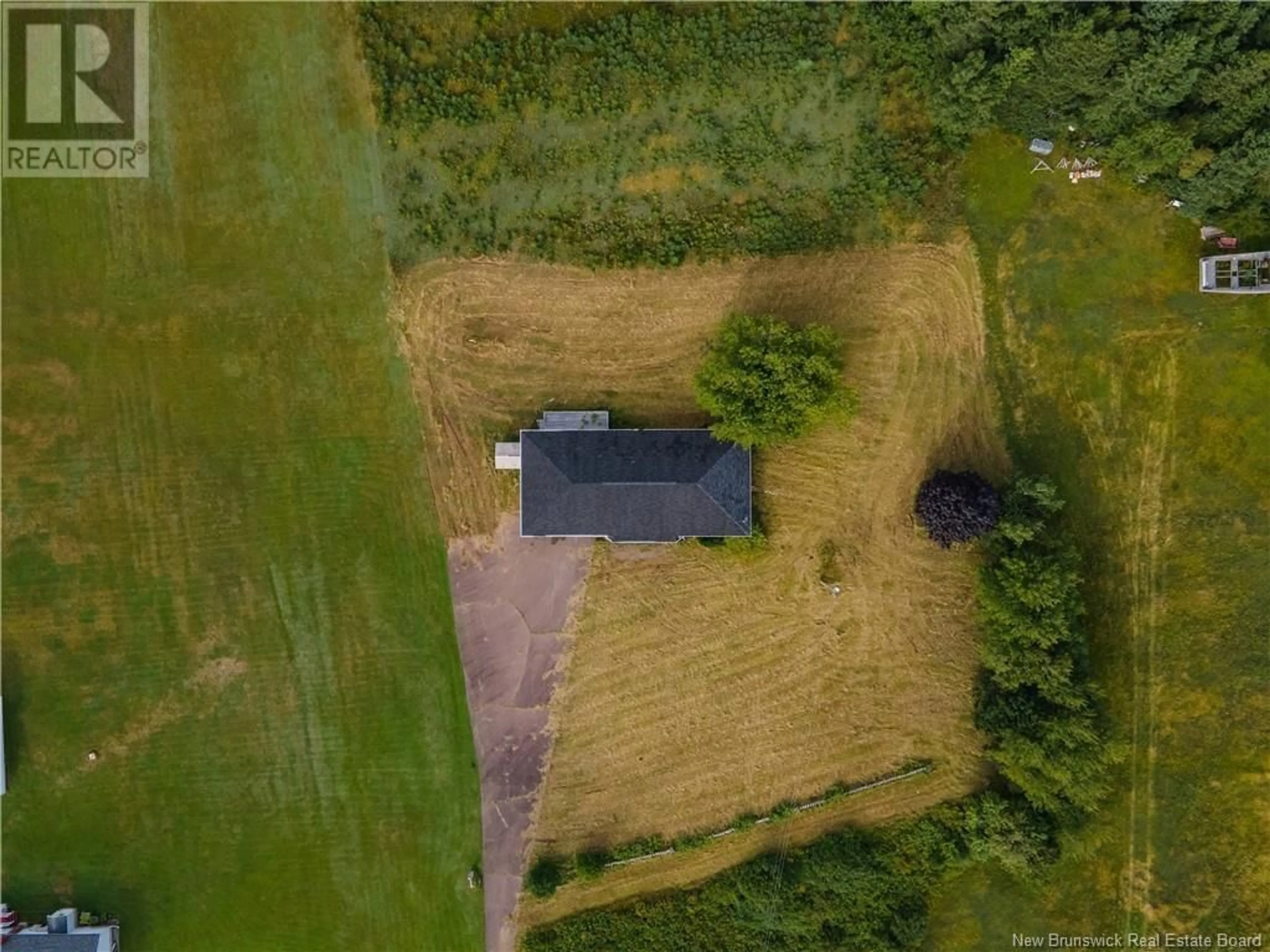 A pic from outside/outdoor area/front of a property/back of a property/a pic from drone, unknown for 2831 ROUTE 505, Cap Lumiere New Brunswick E1C9M9