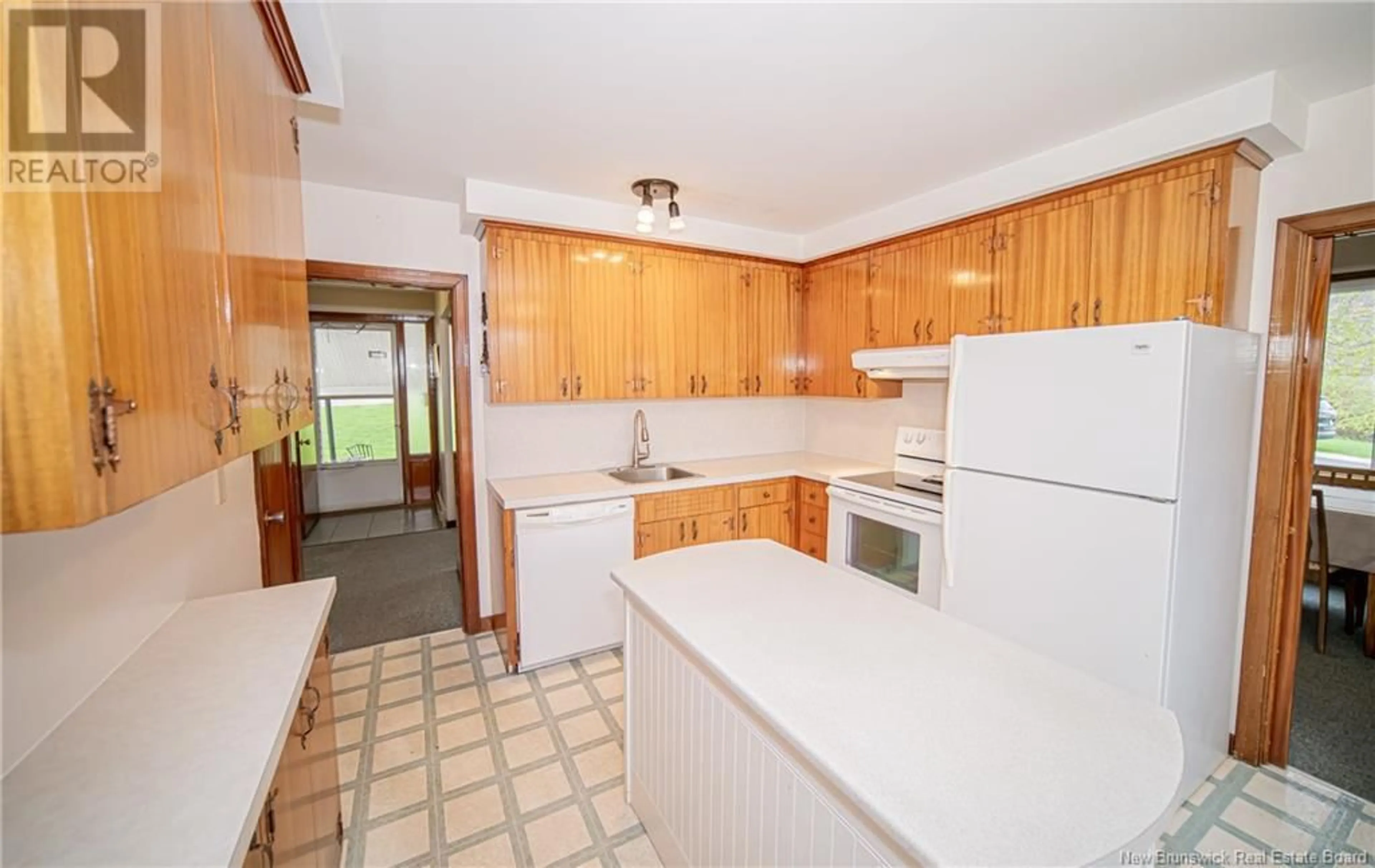 Standard kitchen, unknown for 402 COVERT STREET, Oromocto New Brunswick E2V1E7