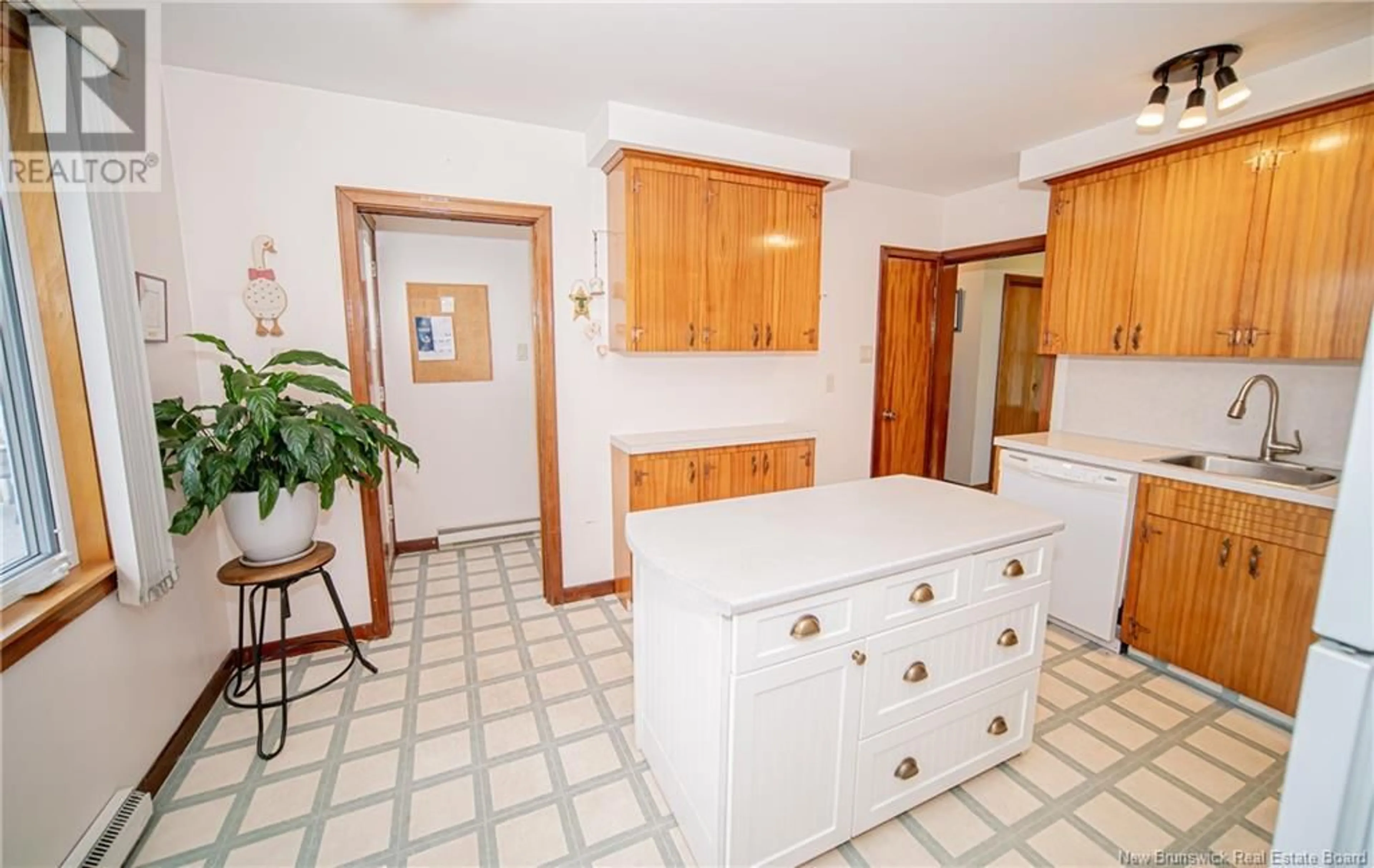 Standard kitchen, ceramic/tile floor for 402 COVERT STREET, Oromocto New Brunswick E2V1E7