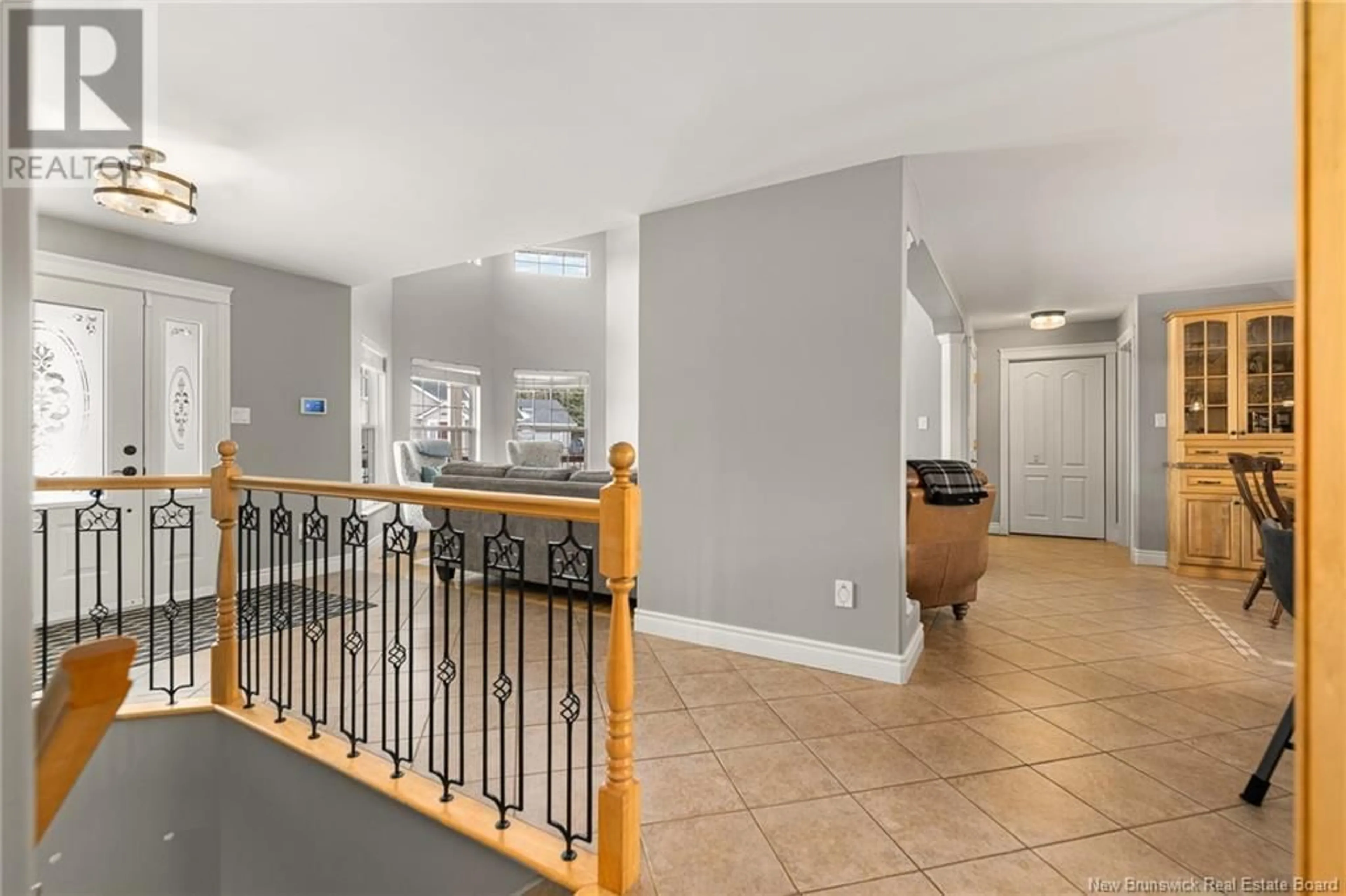 Indoor foyer for 105 MEUNIER, Dieppe New Brunswick E1A7W9