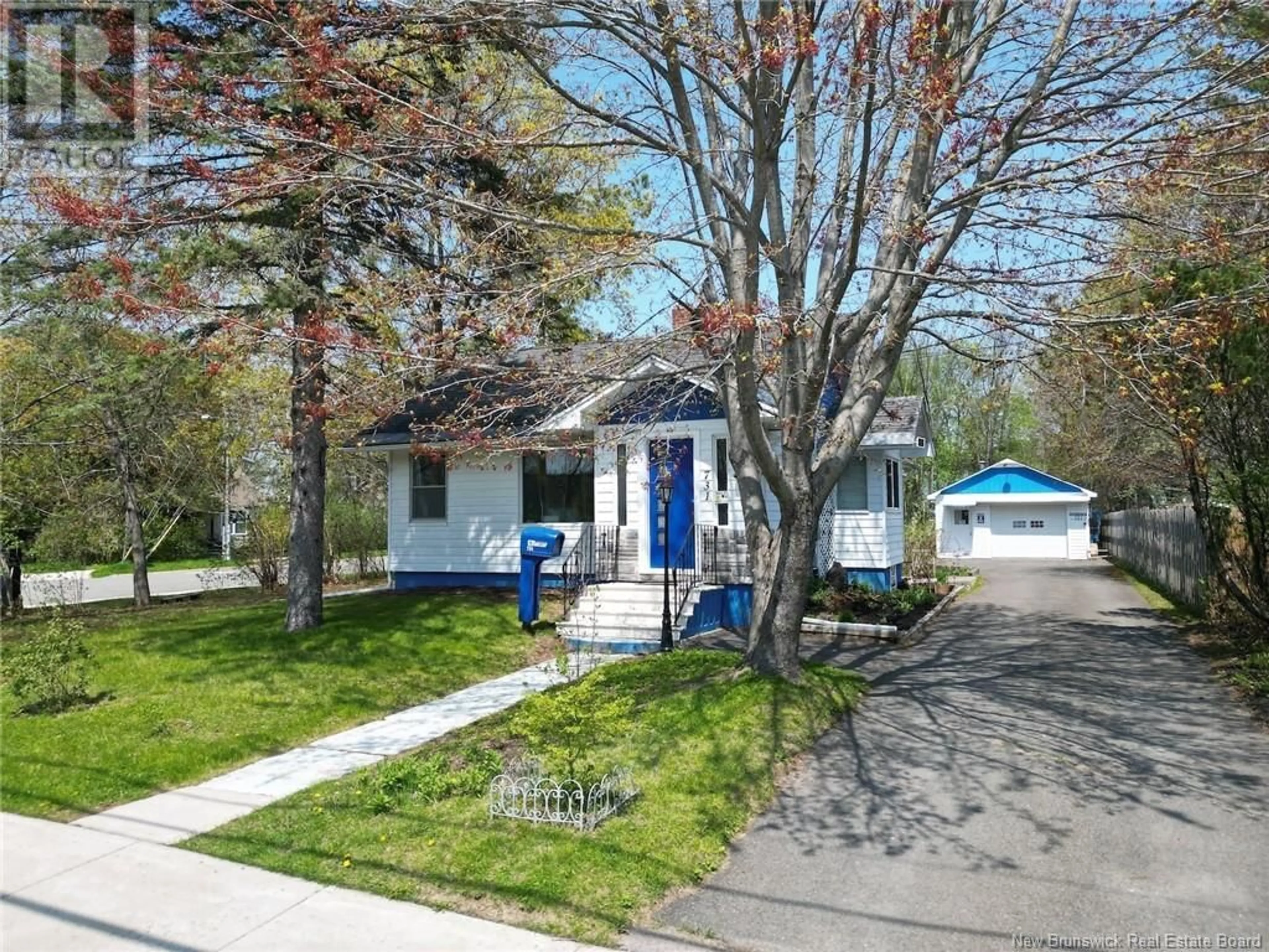 A pic from outside/outdoor area/front of a property/back of a property/a pic from drone, street for 731 DOBIE STREET, Fredericton New Brunswick E3A2Z3