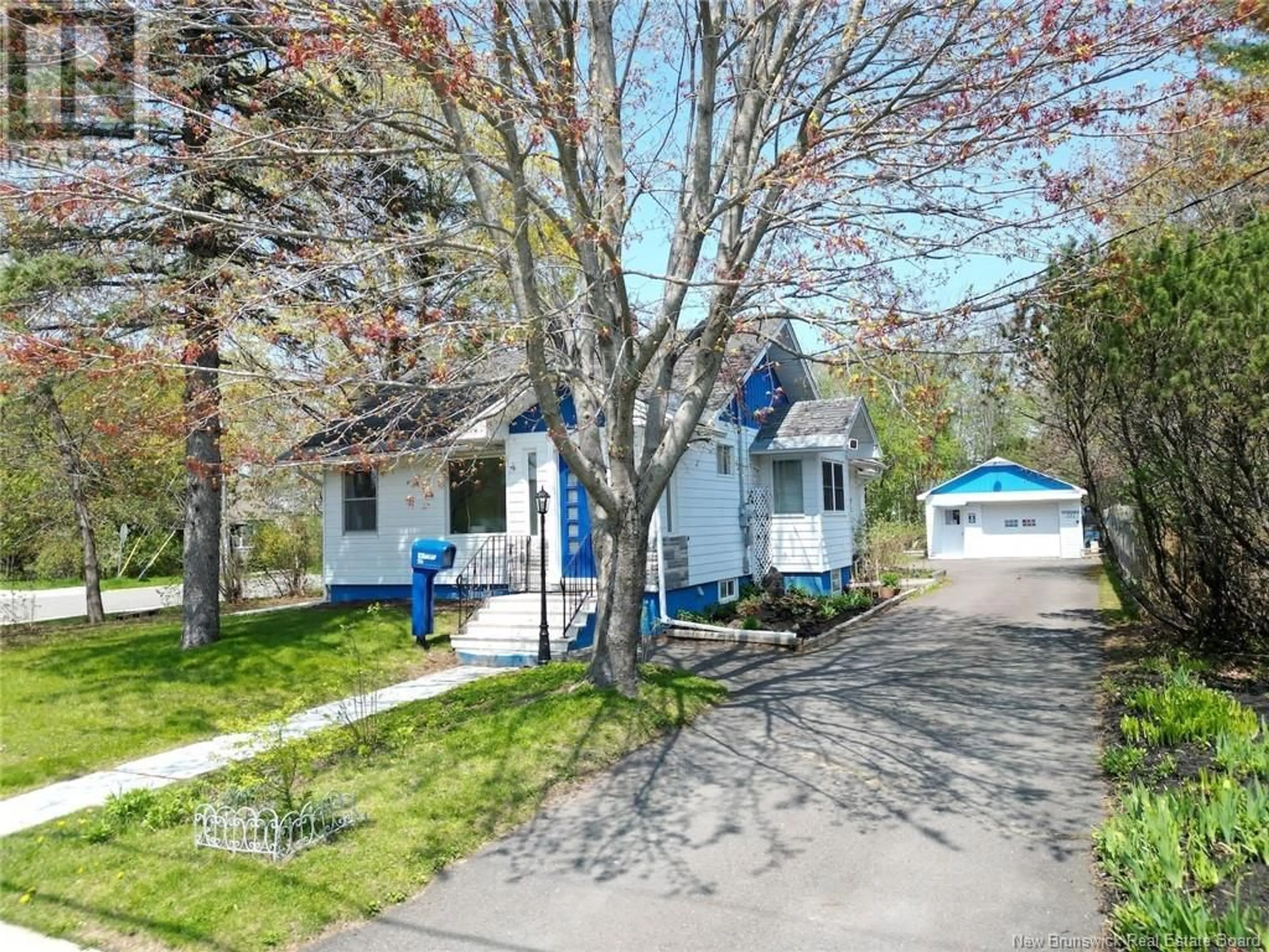 A pic from outside/outdoor area/front of a property/back of a property/a pic from drone, street for 731 DOBIE STREET, Fredericton New Brunswick E3A2Z3