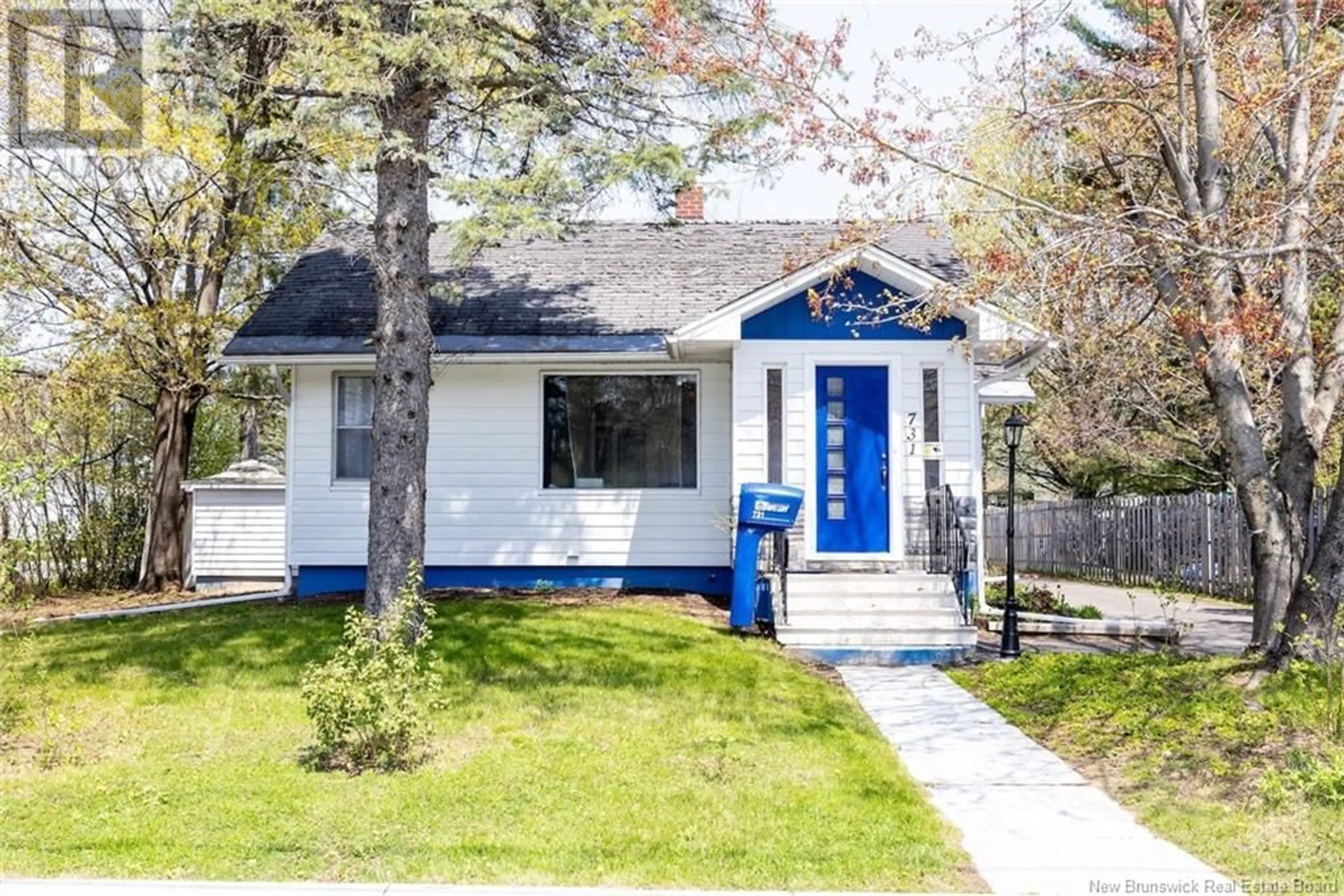 Home with vinyl exterior material, street for 731 DOBIE STREET, Fredericton New Brunswick E3A2Z3