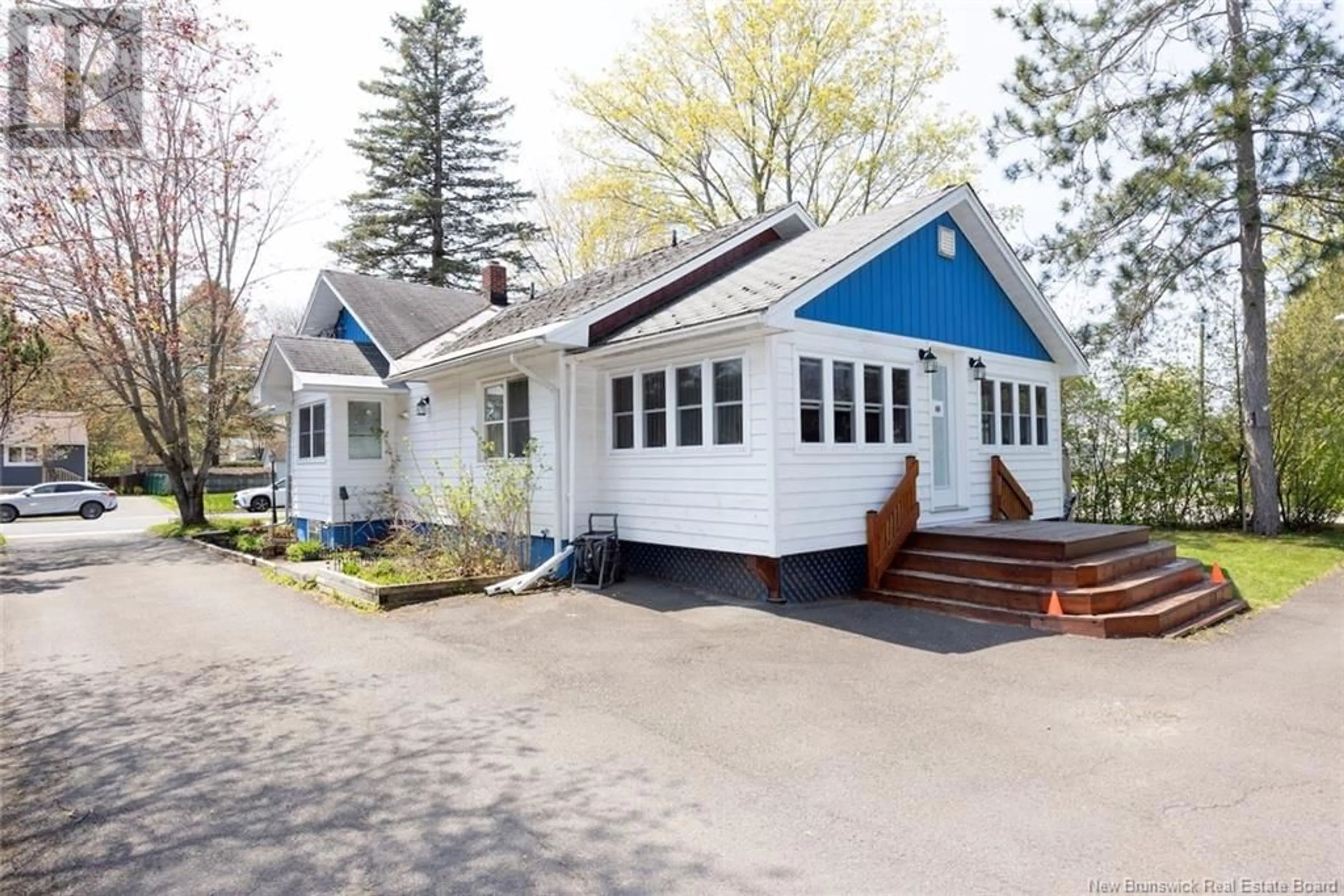 Home with vinyl exterior material, street for 731 DOBIE STREET, Fredericton New Brunswick E3A2Z3