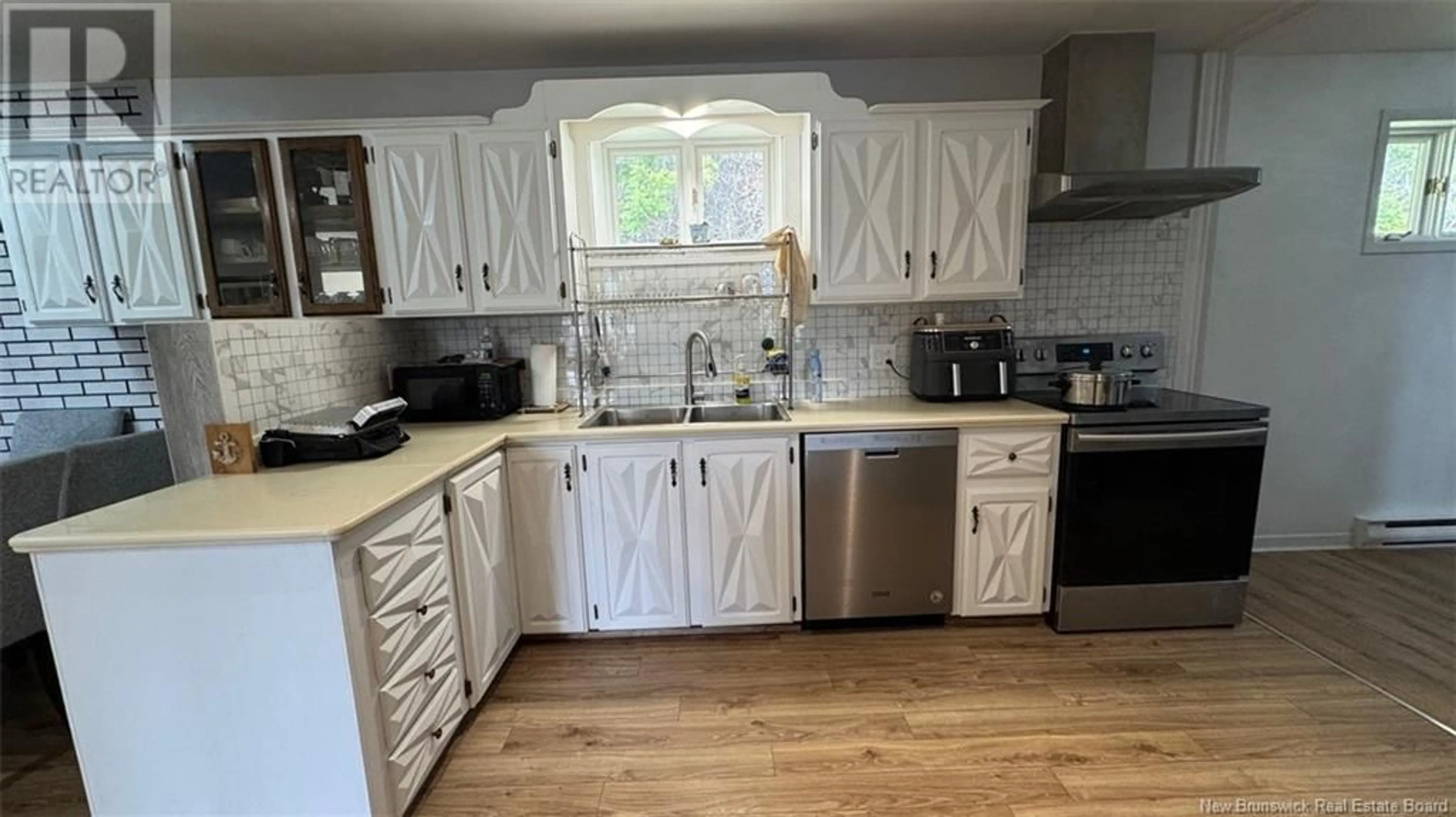 Standard kitchen, unknown for 748 CANADA ROAD, Edmundston New Brunswick E3V1W4