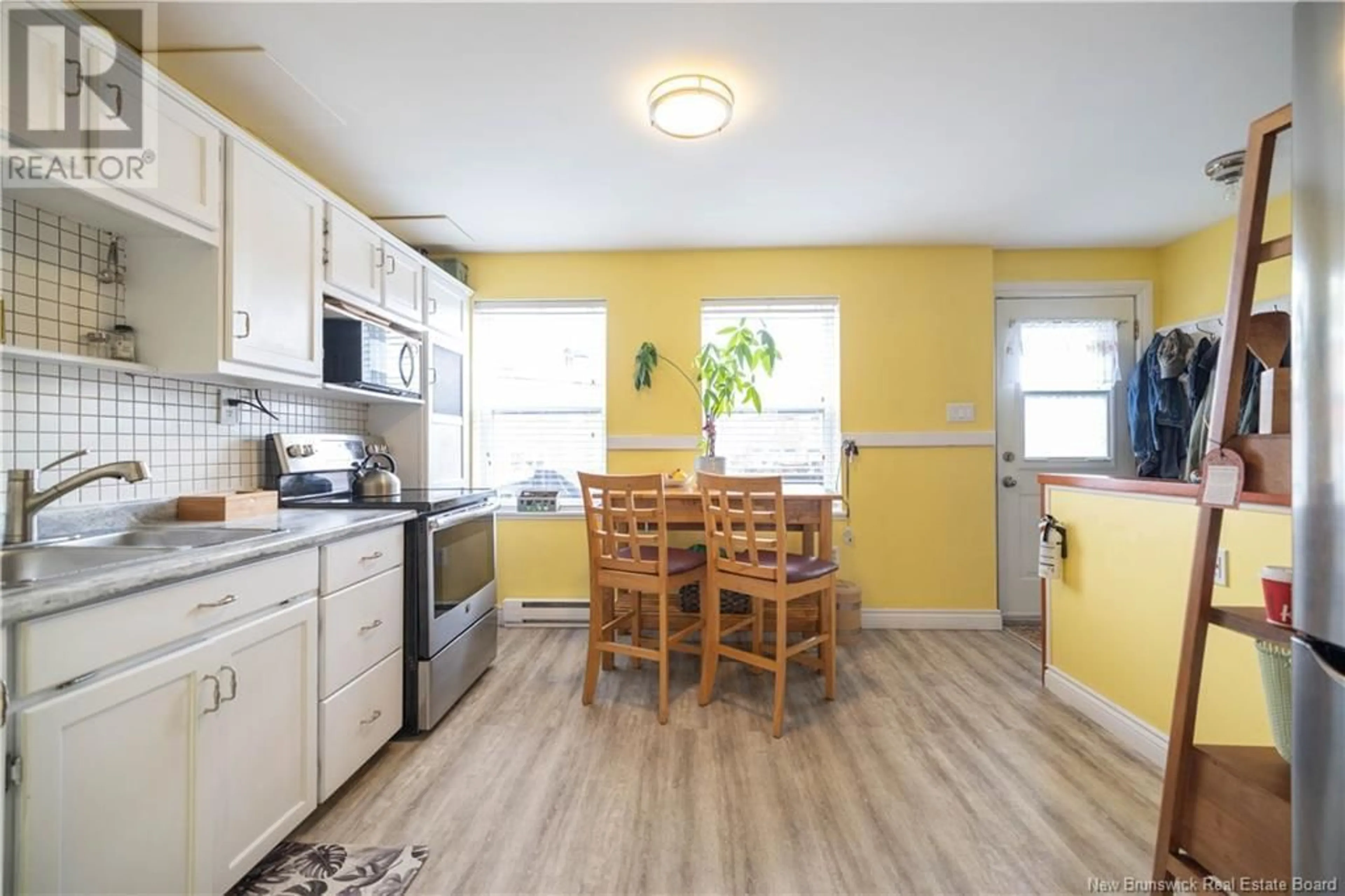 Standard kitchen, unknown for 8 MCKENNA CRESCENT, Saint John New Brunswick E2K4E1