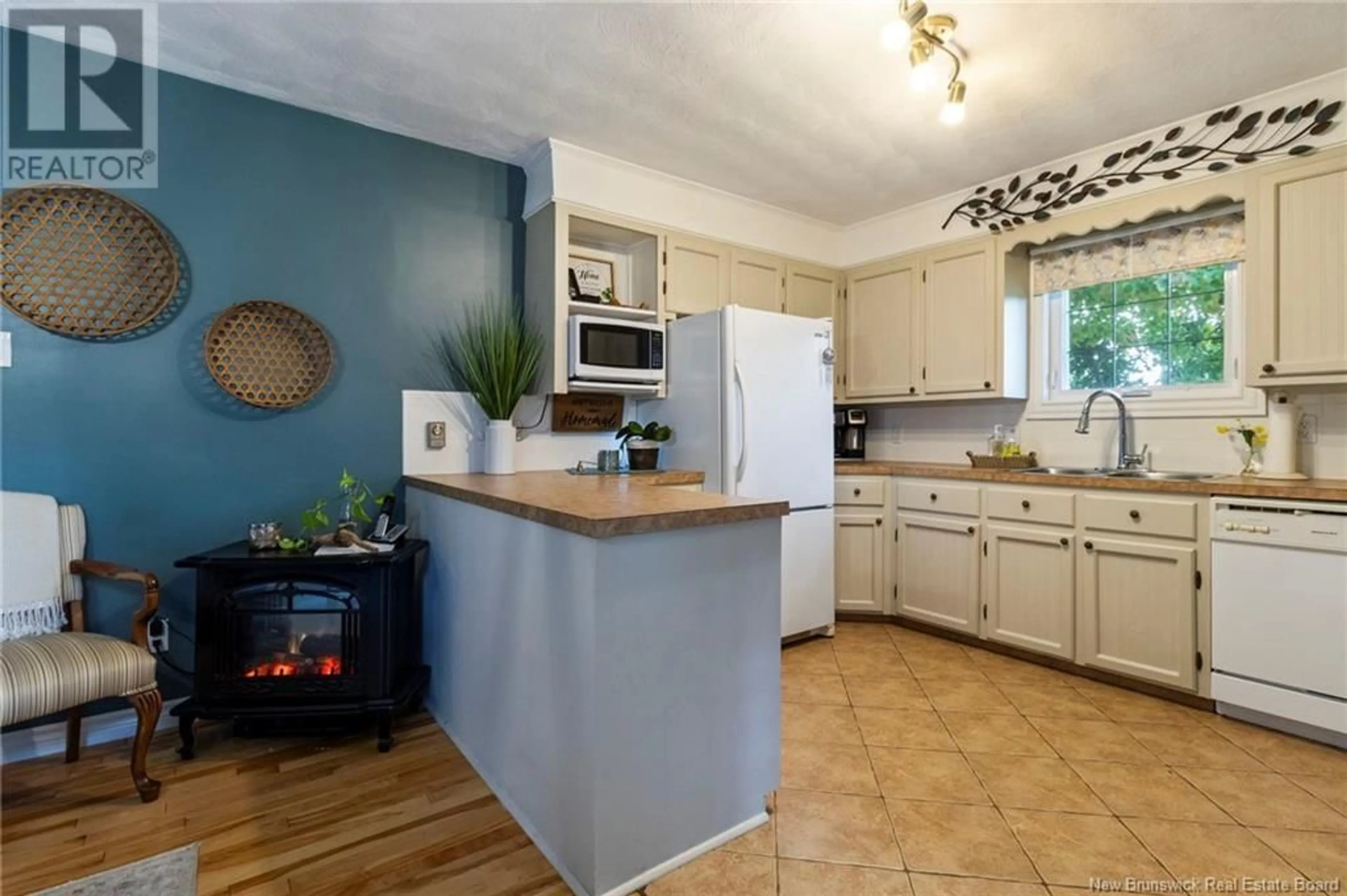 Standard kitchen, unknown for 233 HENNESSEY ROAD, Moncton New Brunswick E1A5P2
