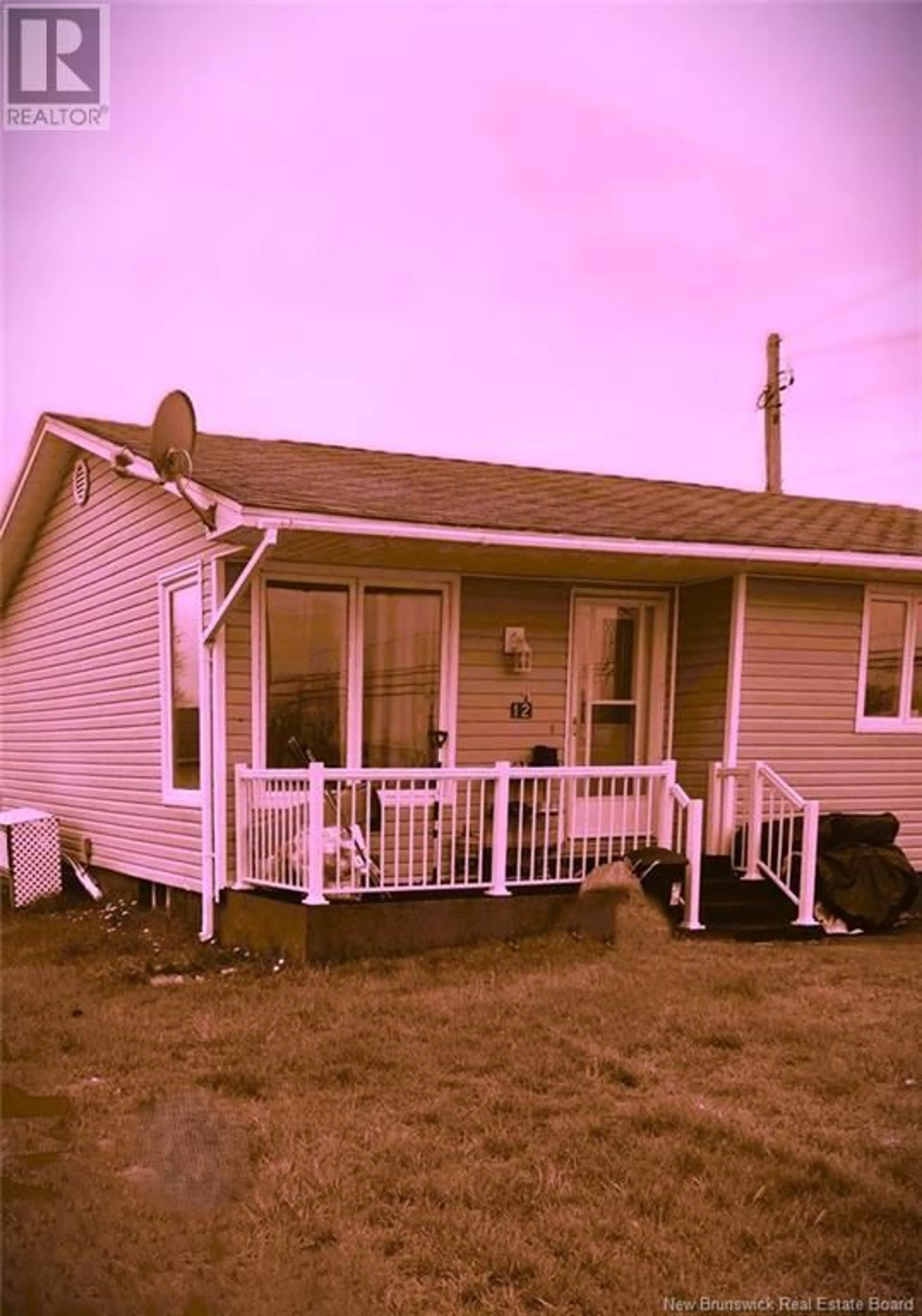 Home with vinyl exterior material, building for 12 NOTRE-DAME STREET, Saint-Louis-De-Kent New Brunswick E4X1E4