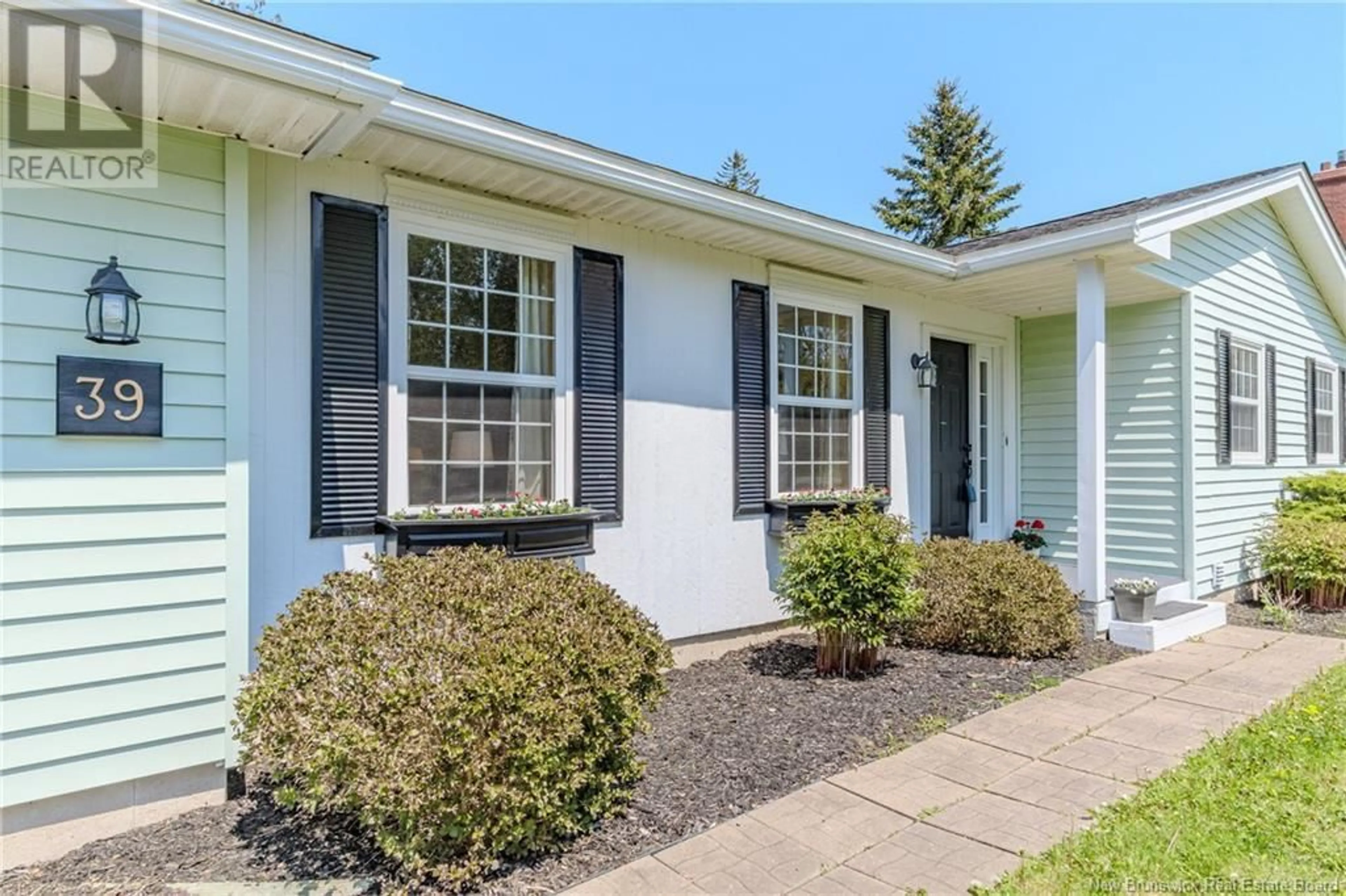 Home with vinyl exterior material, street for 39 CEDAR RIDGE BOULEVARD, Quispamsis New Brunswick E2E4K3