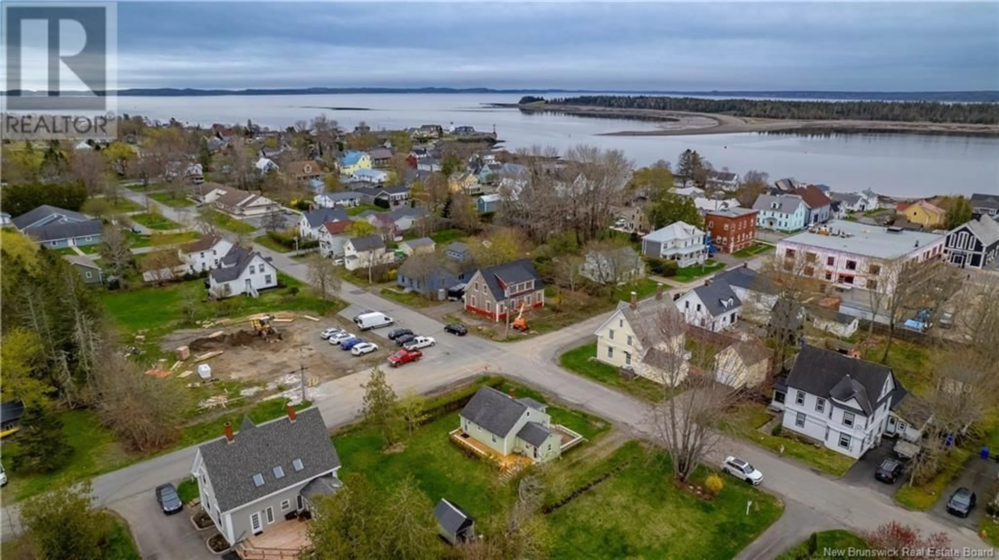 A pic from outside/outdoor area/front of a property/back of a property/a pic from drone, water/lake/river/ocean view for 262 QUEEN STREET, Saint Andrews New Brunswick E5B1E6