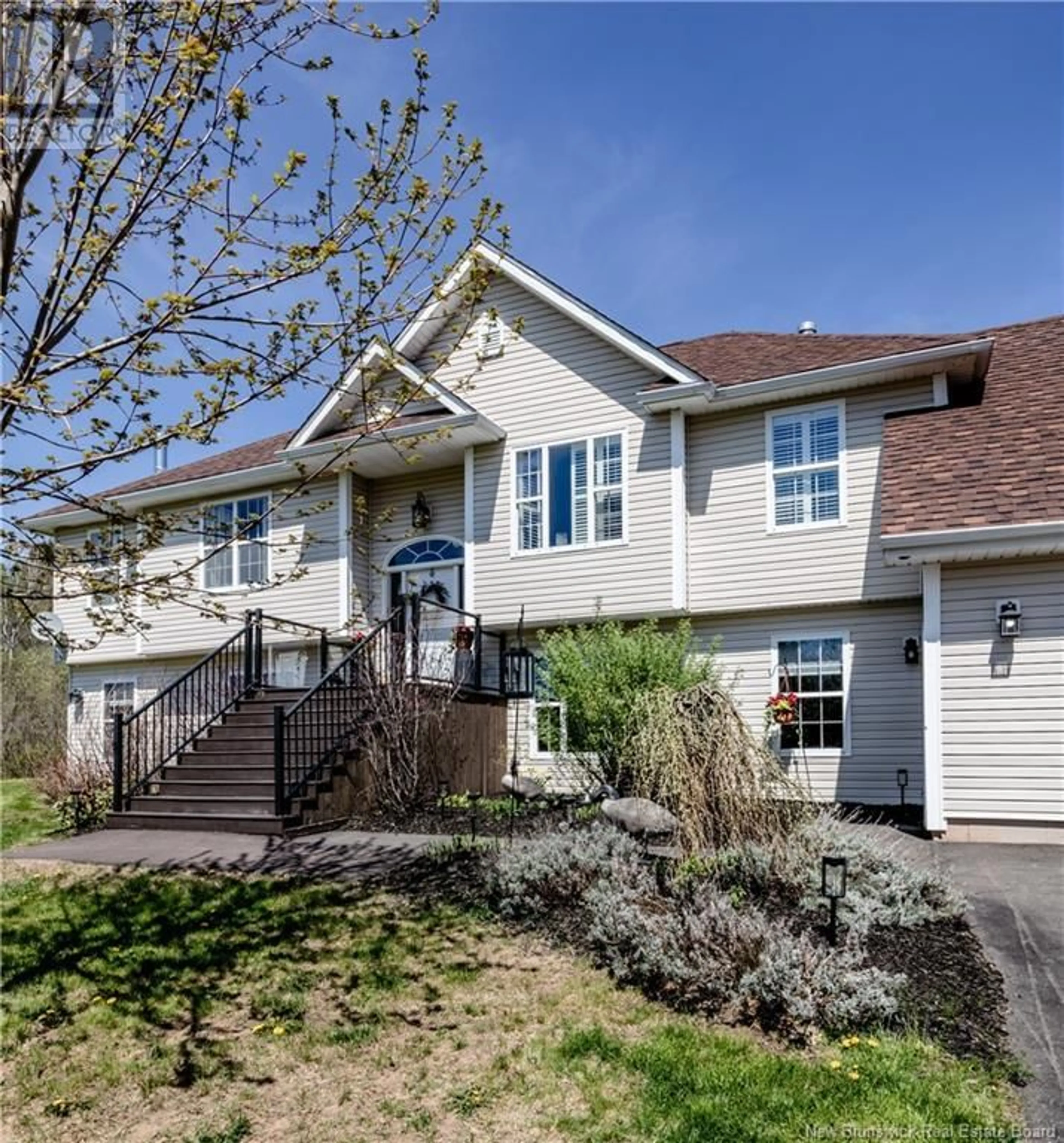 Home with vinyl exterior material, street for 21 ROGERS, Berry Mills New Brunswick E1G2N2