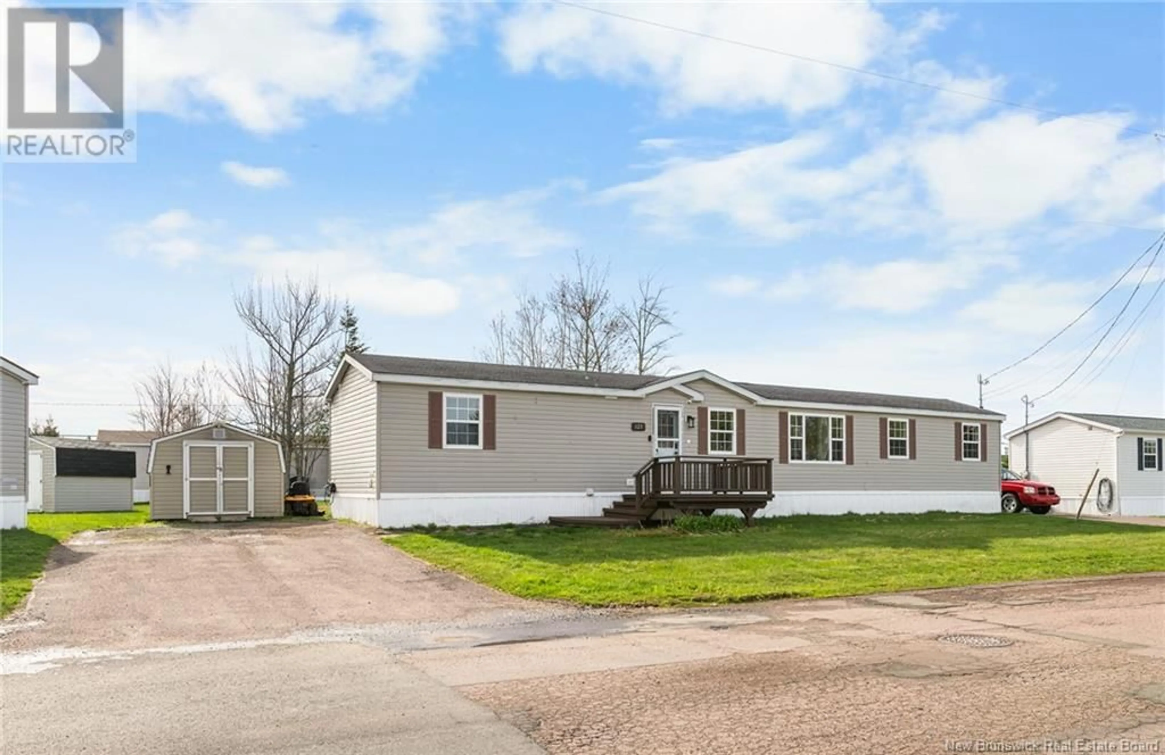 Home with vinyl exterior material, street for 125 NEPISIGUIT, Dieppe New Brunswick E1A7N1