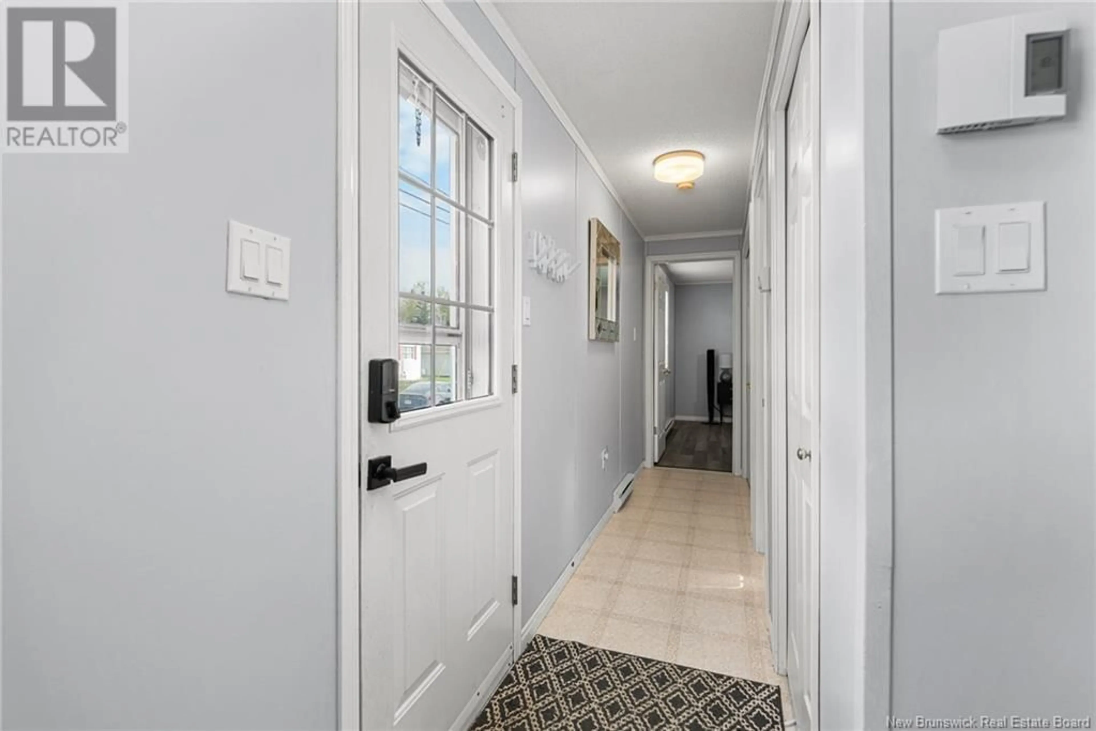 Indoor entryway for 125 NEPISIGUIT, Dieppe New Brunswick E1A7N1