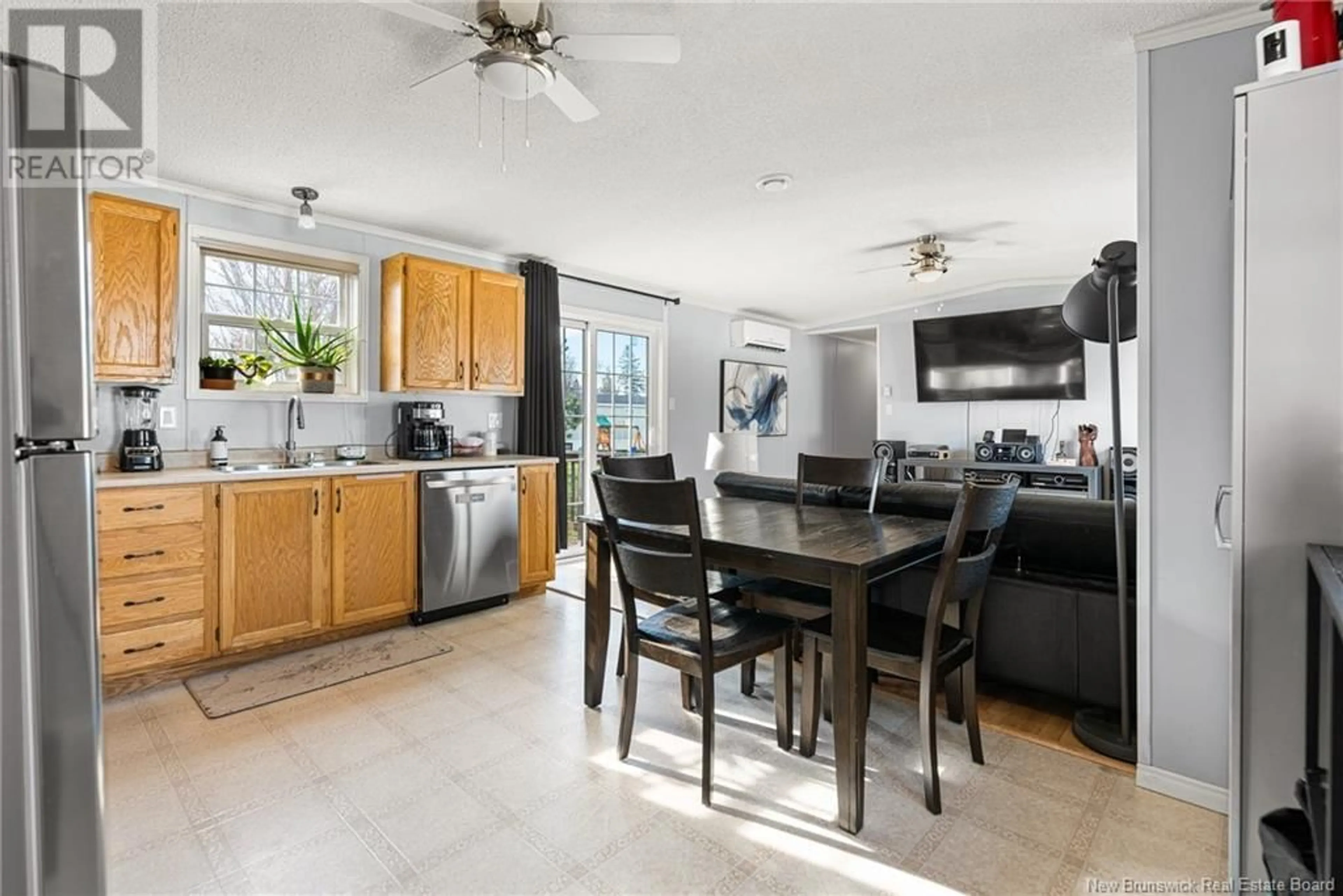 Open concept kitchen, ceramic/tile floor for 125 NEPISIGUIT, Dieppe New Brunswick E1A7N1