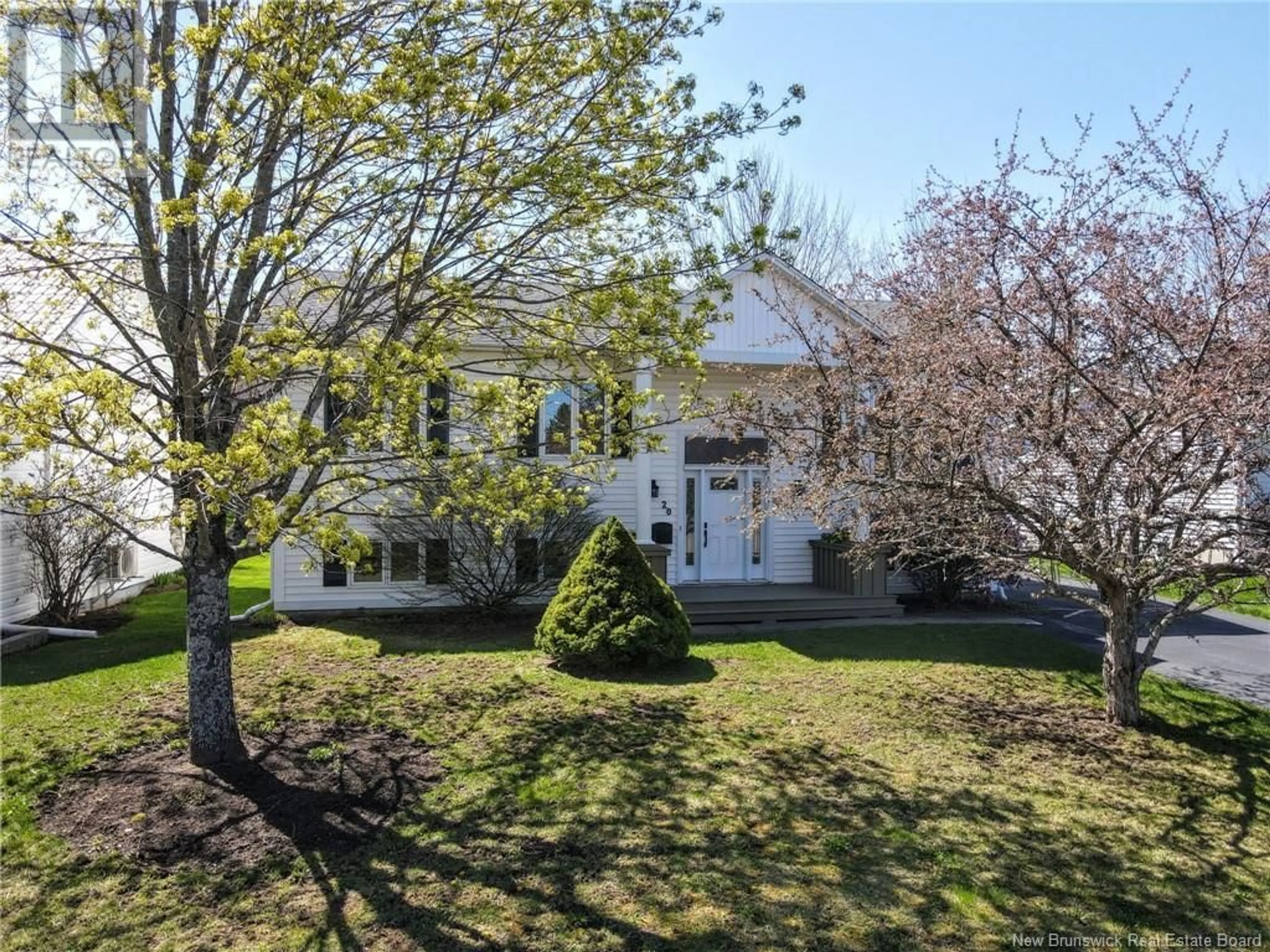 A pic from outside/outdoor area/front of a property/back of a property/a pic from drone, street for 20 HUNTINGTON COURT, Moncton New Brunswick E1C9L2