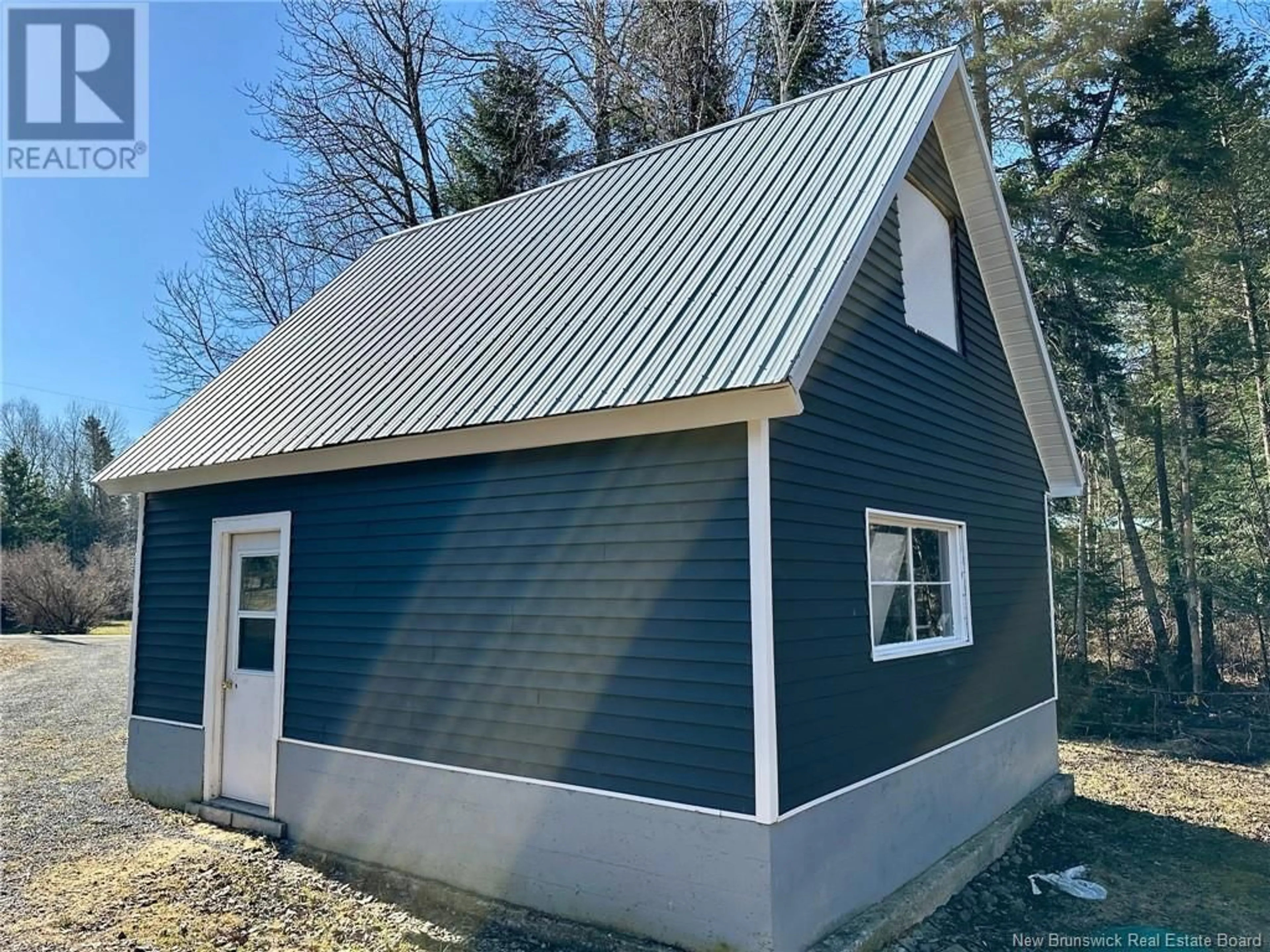 Home with vinyl exterior material, building for 15 CARVILLE ROAD, Mclaughlin New Brunswick E7G1G7