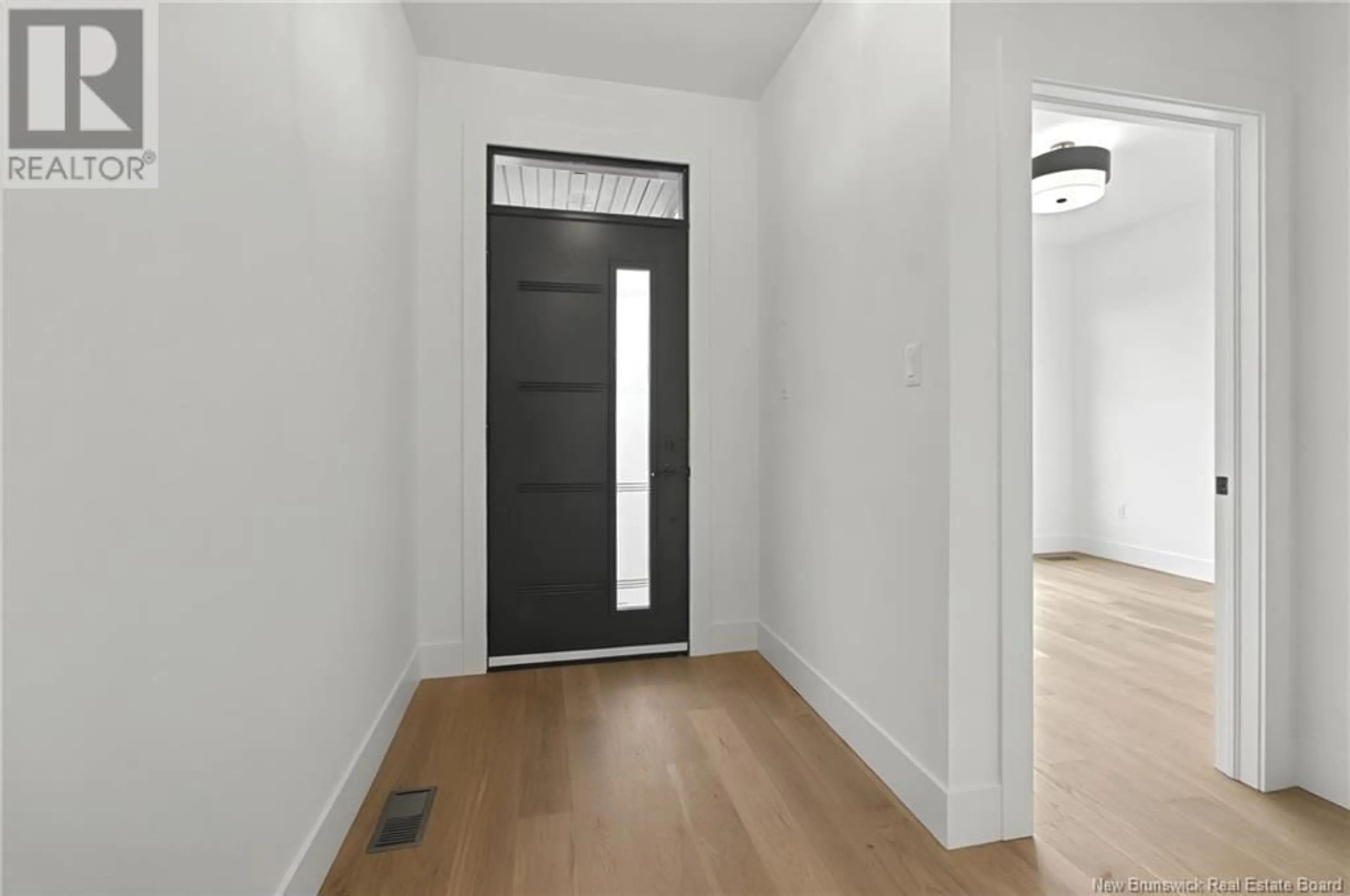 Indoor entryway for 43 MURRAY, Dieppe New Brunswick E1A9T9