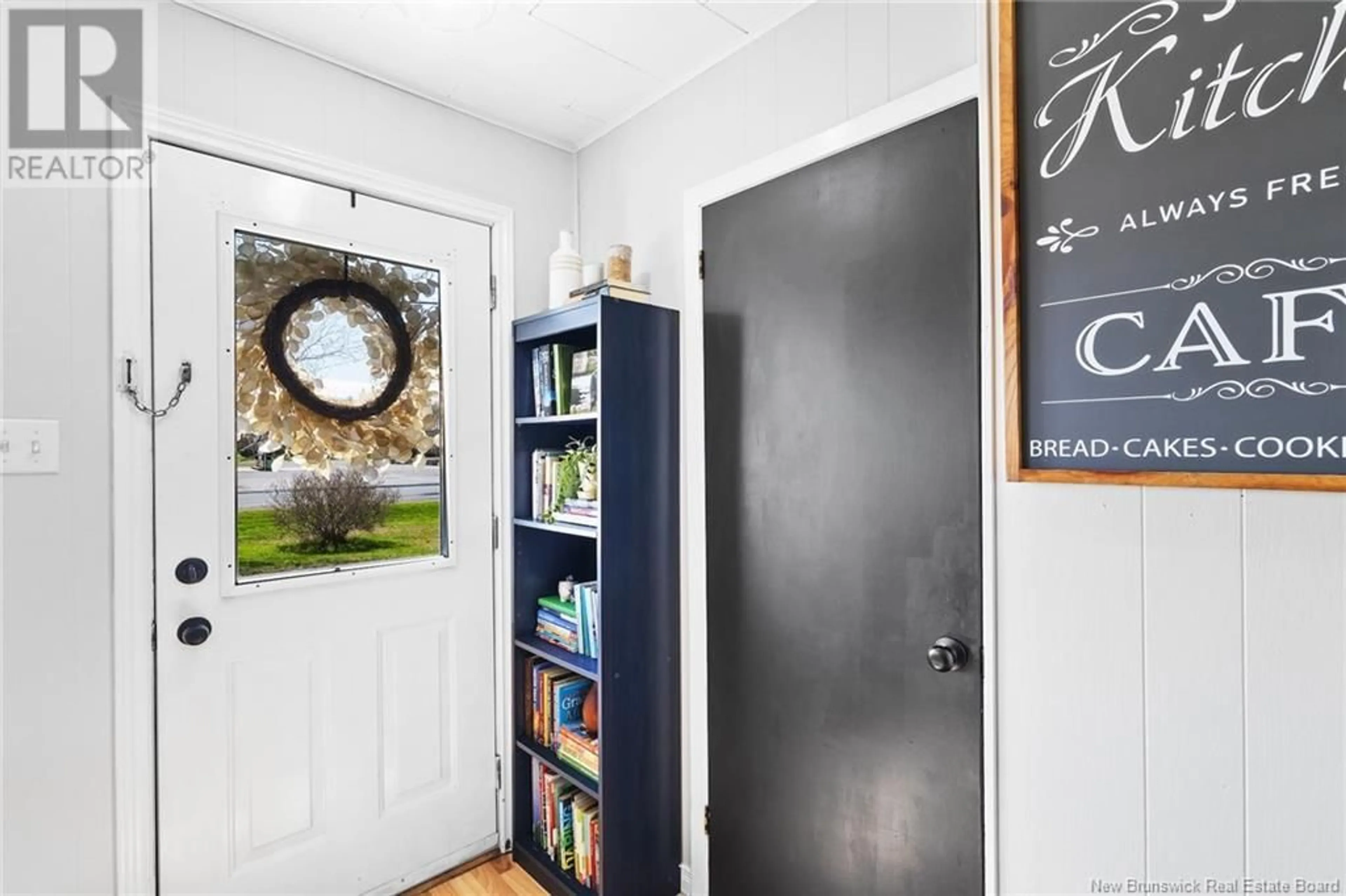 Indoor entryway for 272 ROUTE 560, Jacksonville New Brunswick E7M3G4