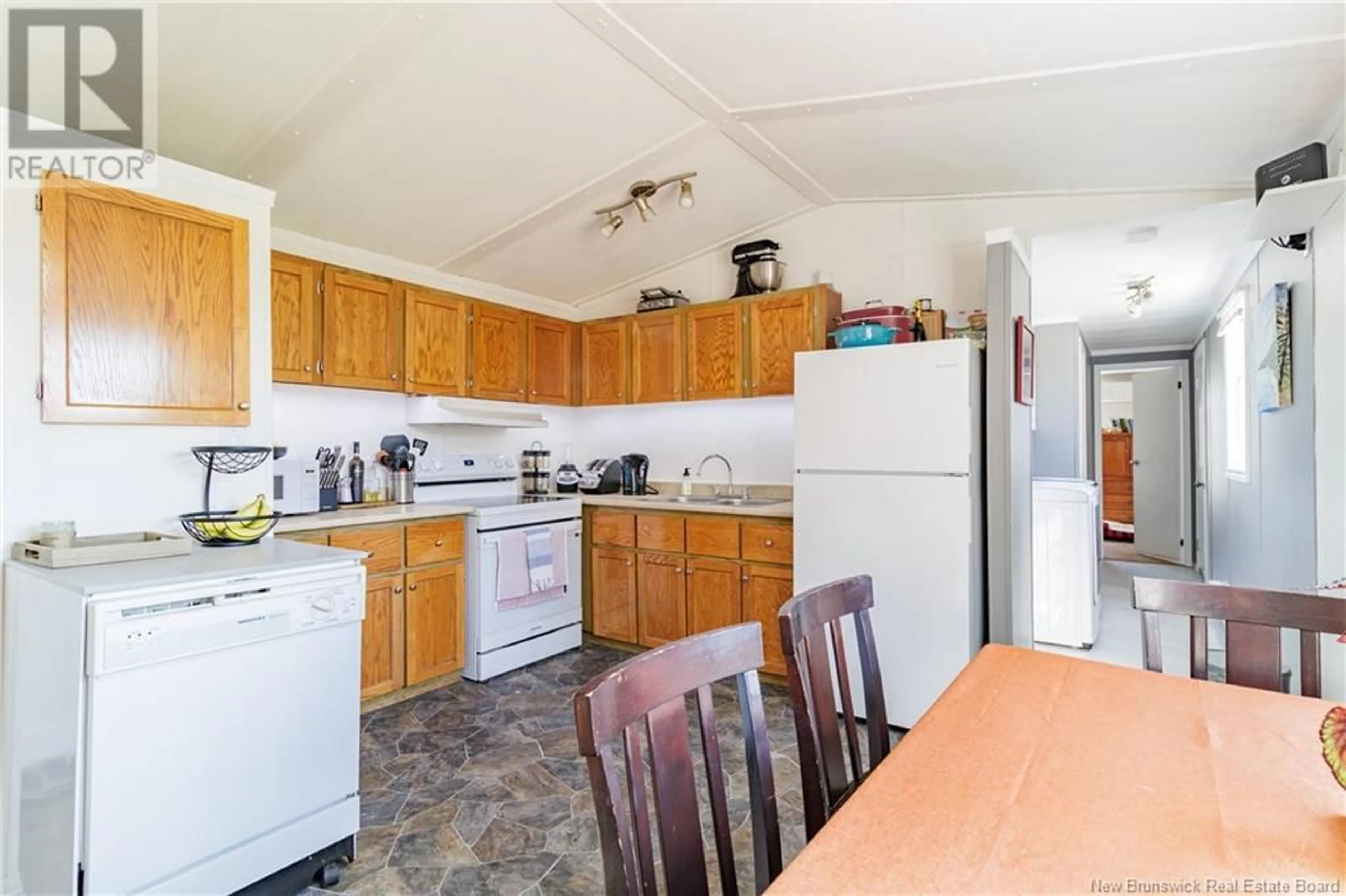 Standard kitchen, unknown for 1380 CANADA STREET, Nashwaak Village New Brunswick E6C1M8