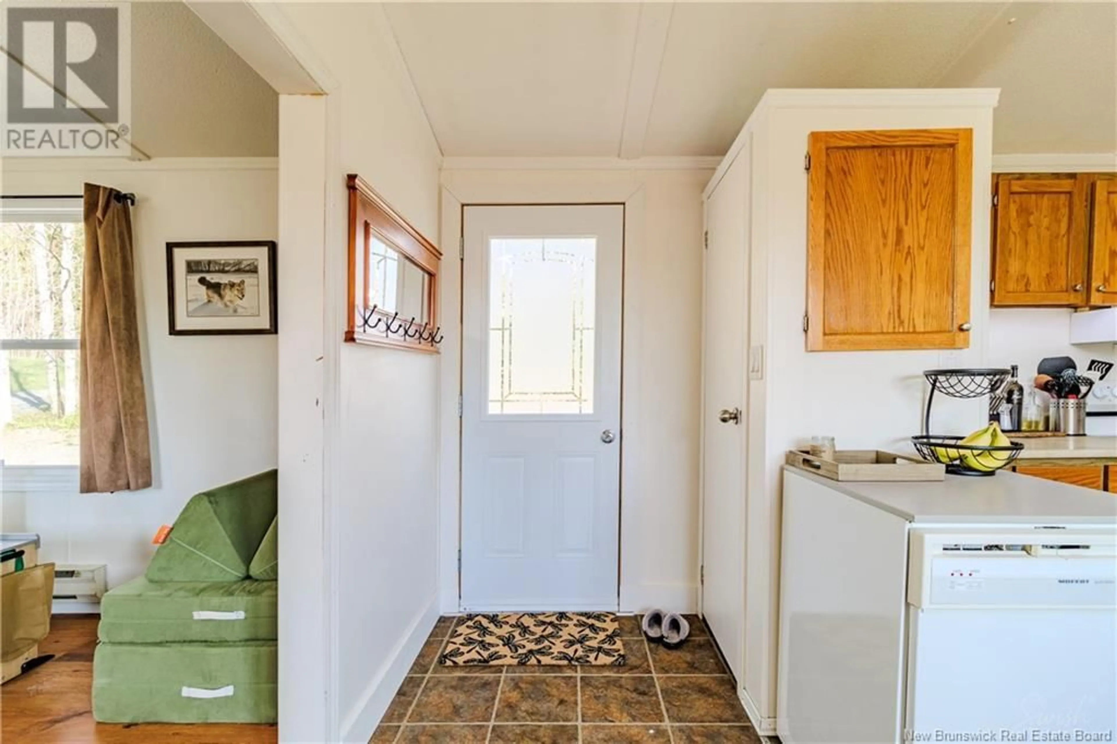 Indoor entryway for 1380 CANADA STREET, Nashwaak Village New Brunswick E6C1M8
