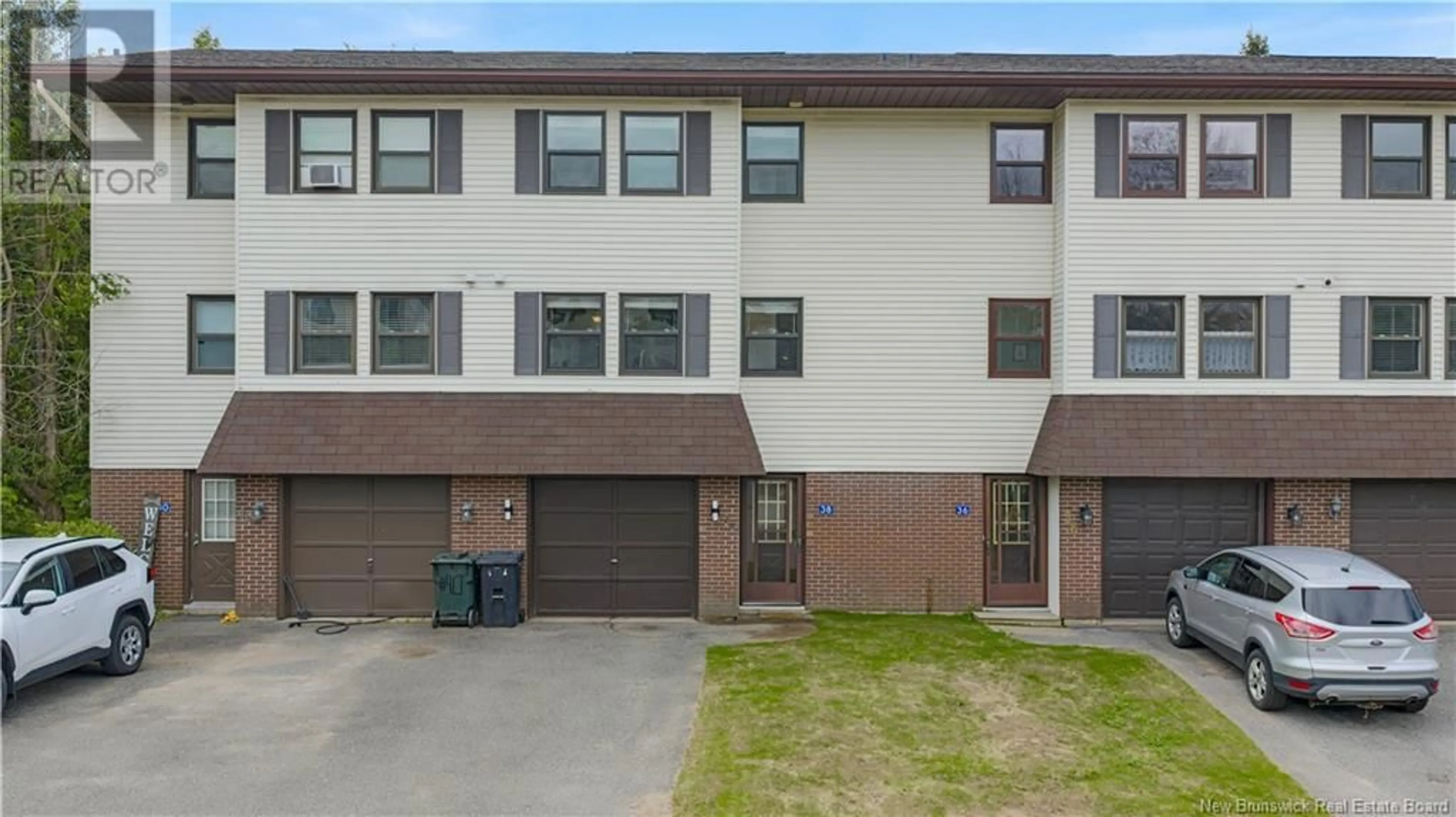 A pic from outside/outdoor area/front of a property/back of a property/a pic from drone, street for 38 SHADOWHILL COURT, Rothesay New Brunswick E2E3M4