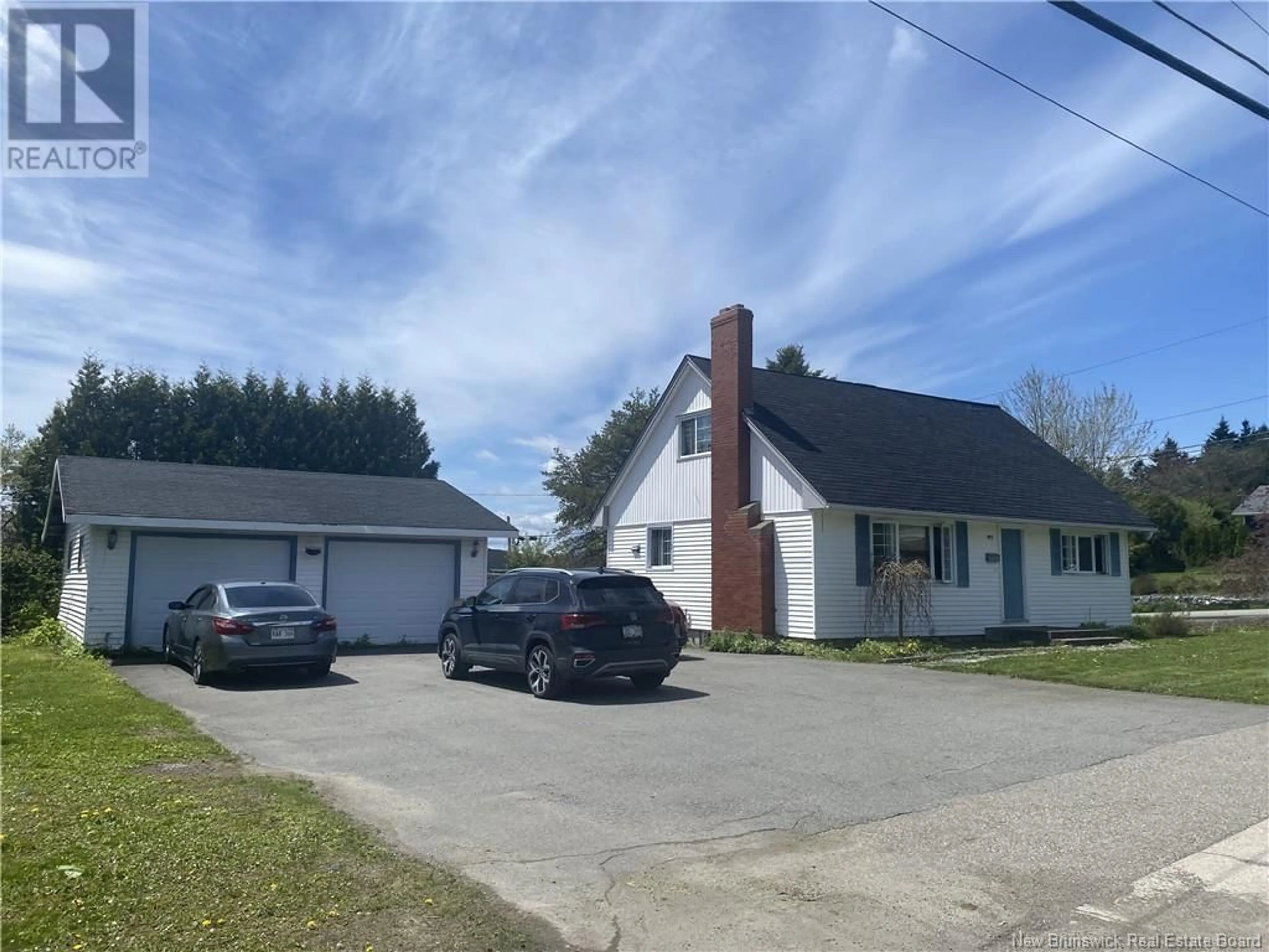 A pic from outside/outdoor area/front of a property/back of a property/a pic from drone, street for 377 LAKEVIEW DRIVE, Saint John New Brunswick E2J3M9
