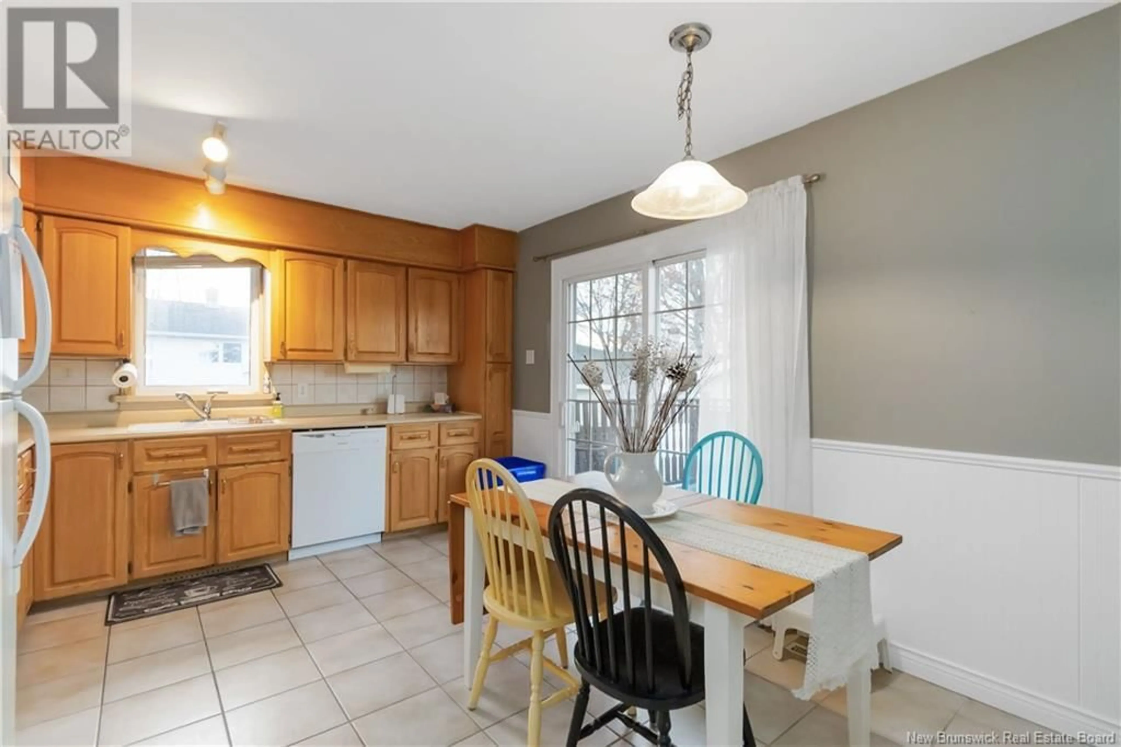 Standard kitchen, unknown for 222 WHITEPINE ROAD, Riverview New Brunswick E1B2X1