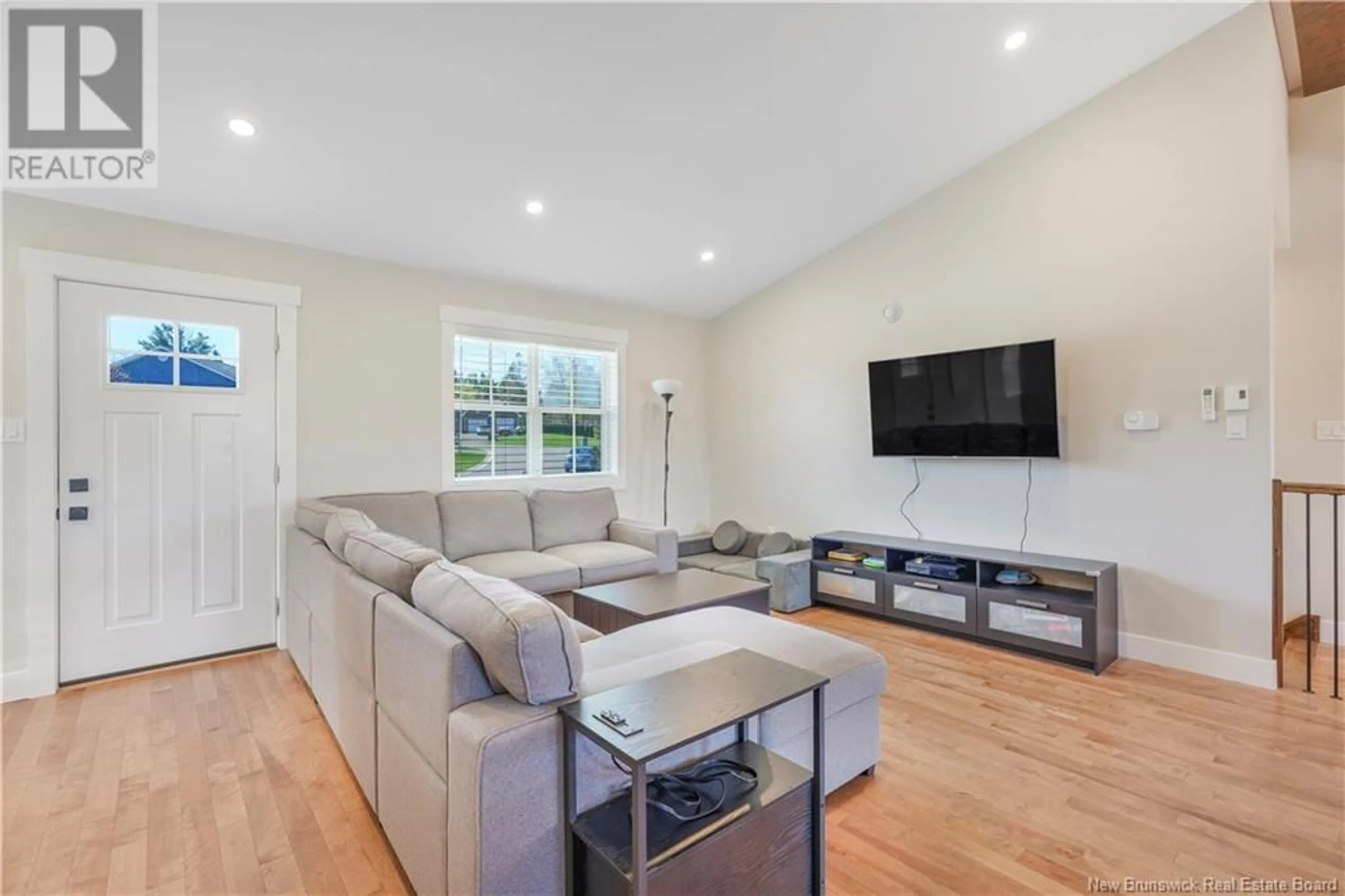 Living room with furniture, unknown for 52 CHATHAM AVENUE, Oromocto New Brunswick E2V2S3