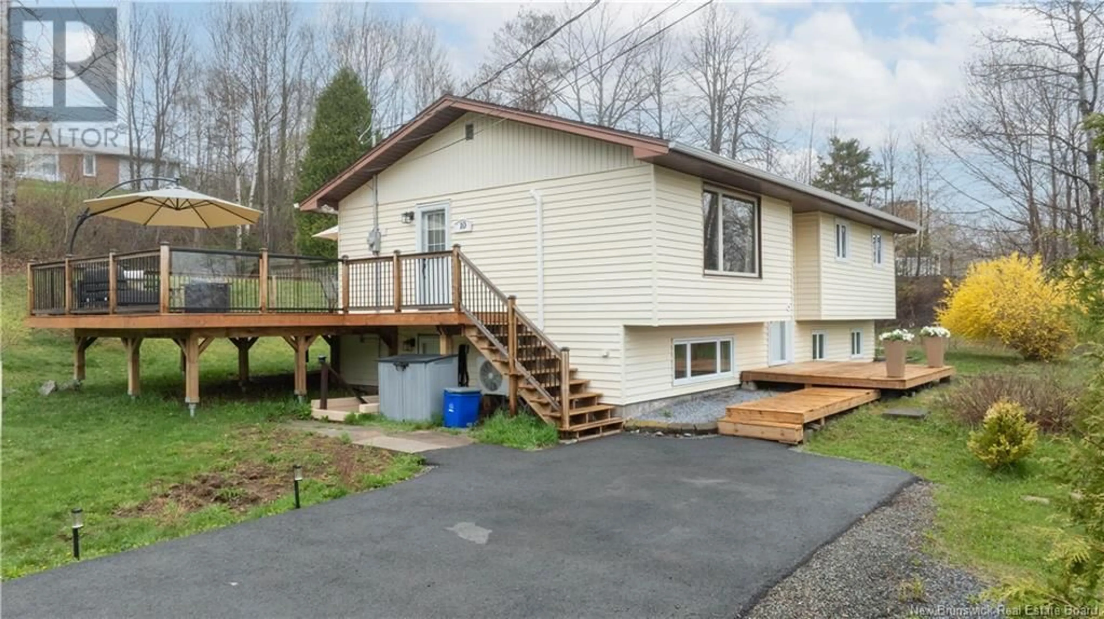 Home with vinyl exterior material, street for 10 HILLANDALE DRIVE, Grand Bay-Westfield New Brunswick E5K3E2