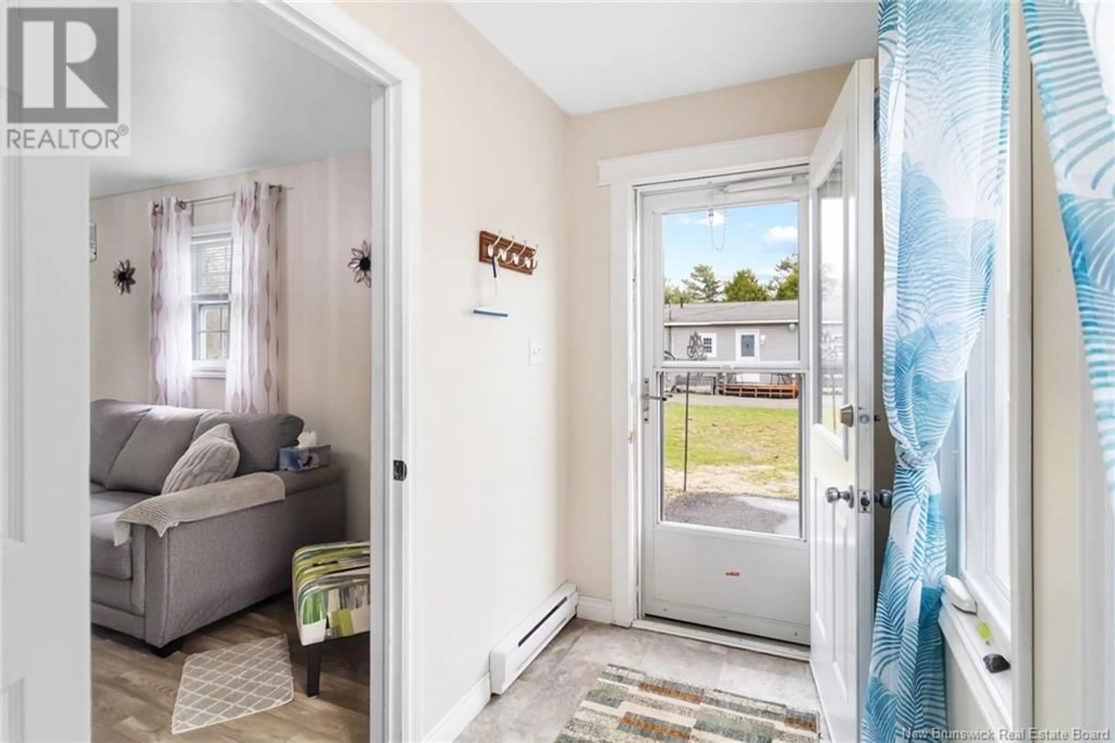Indoor entryway for 84 UPTON STREET, Minto New Brunswick E4B2P5