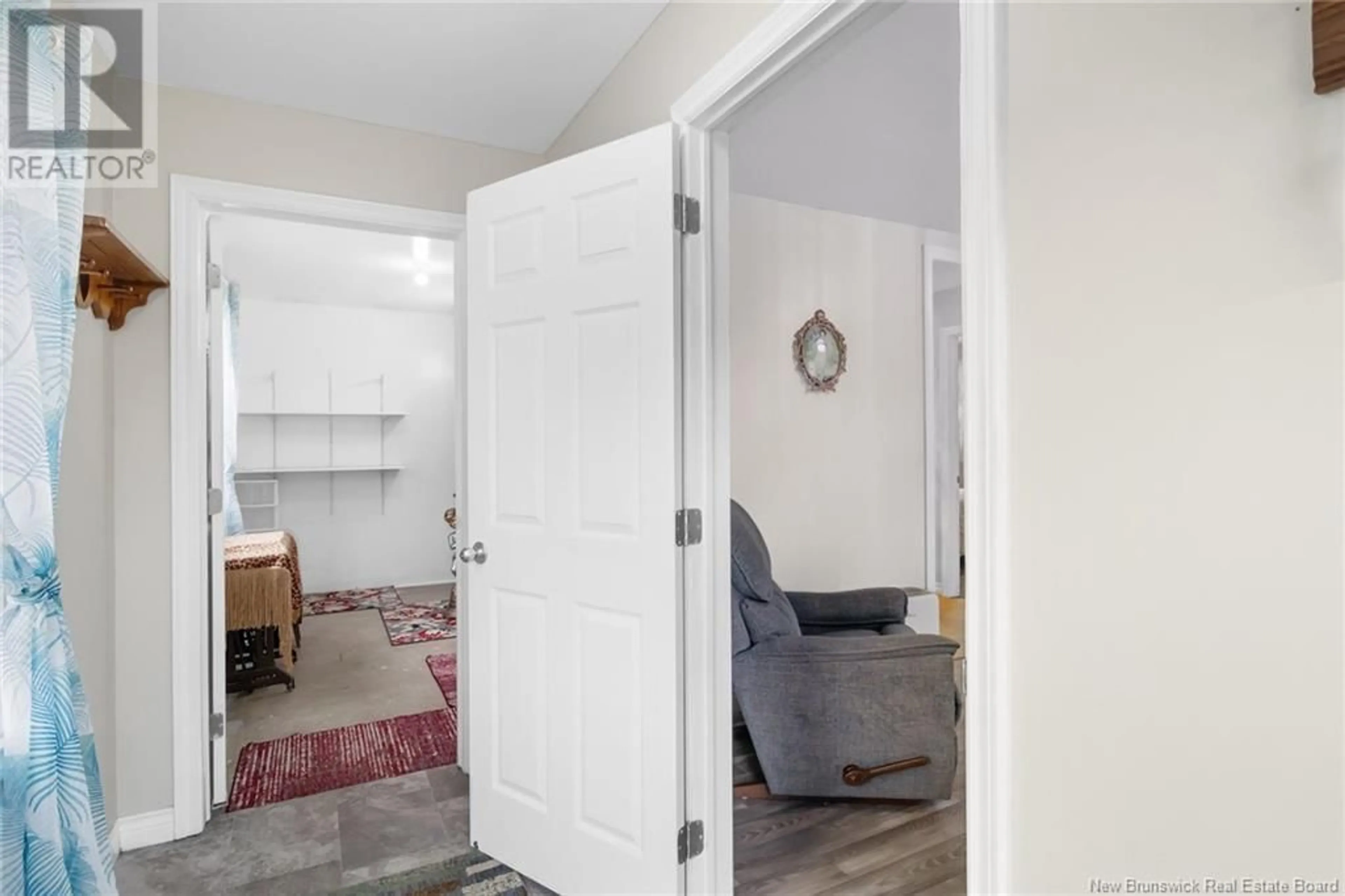 Indoor entryway for 84 UPTON STREET, Minto New Brunswick E4B2P5
