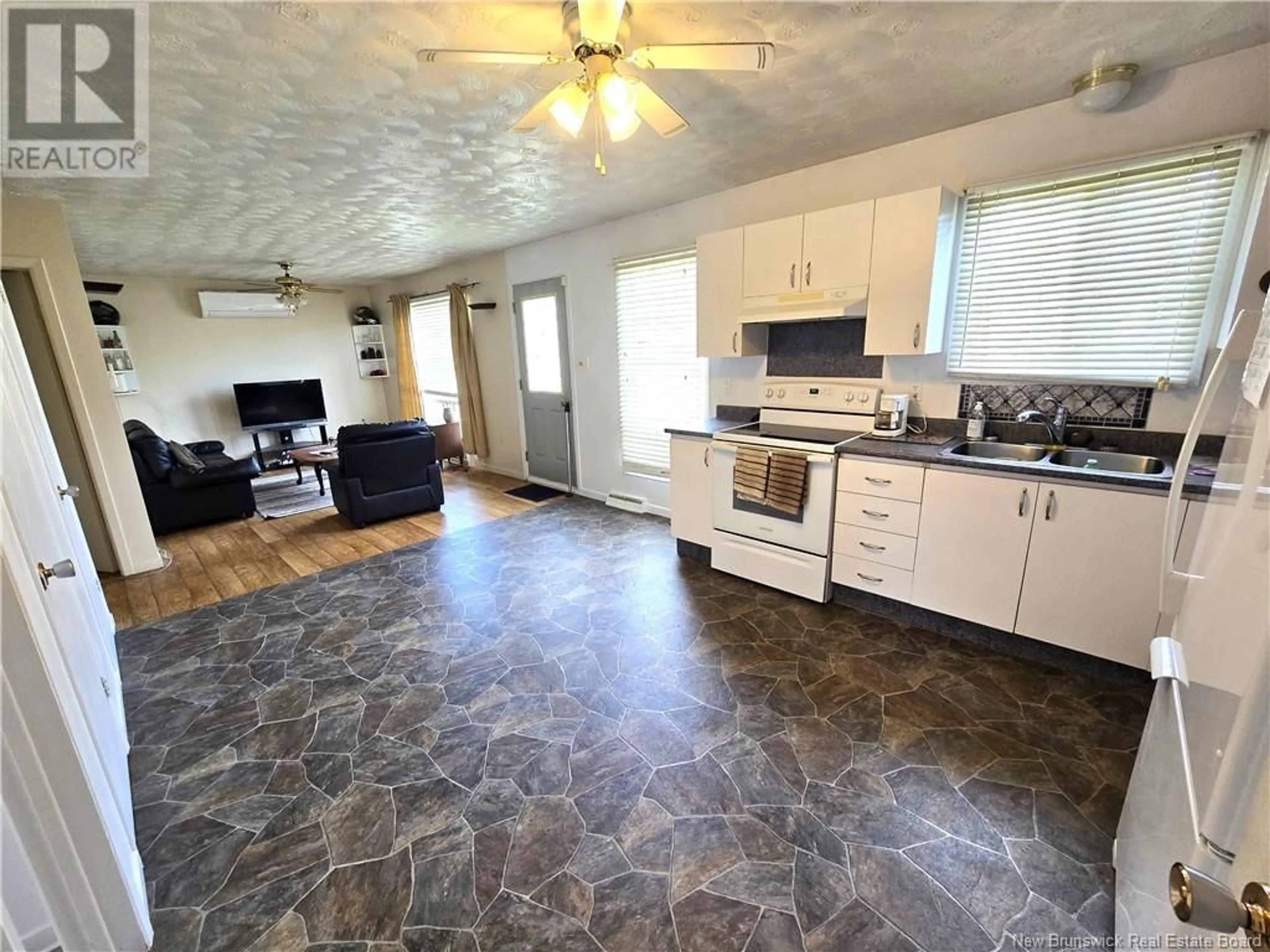 A pic of a room for 11 ST-JEAN STREET, Saint-François-de-Madawaska New Brunswick E7A1E9