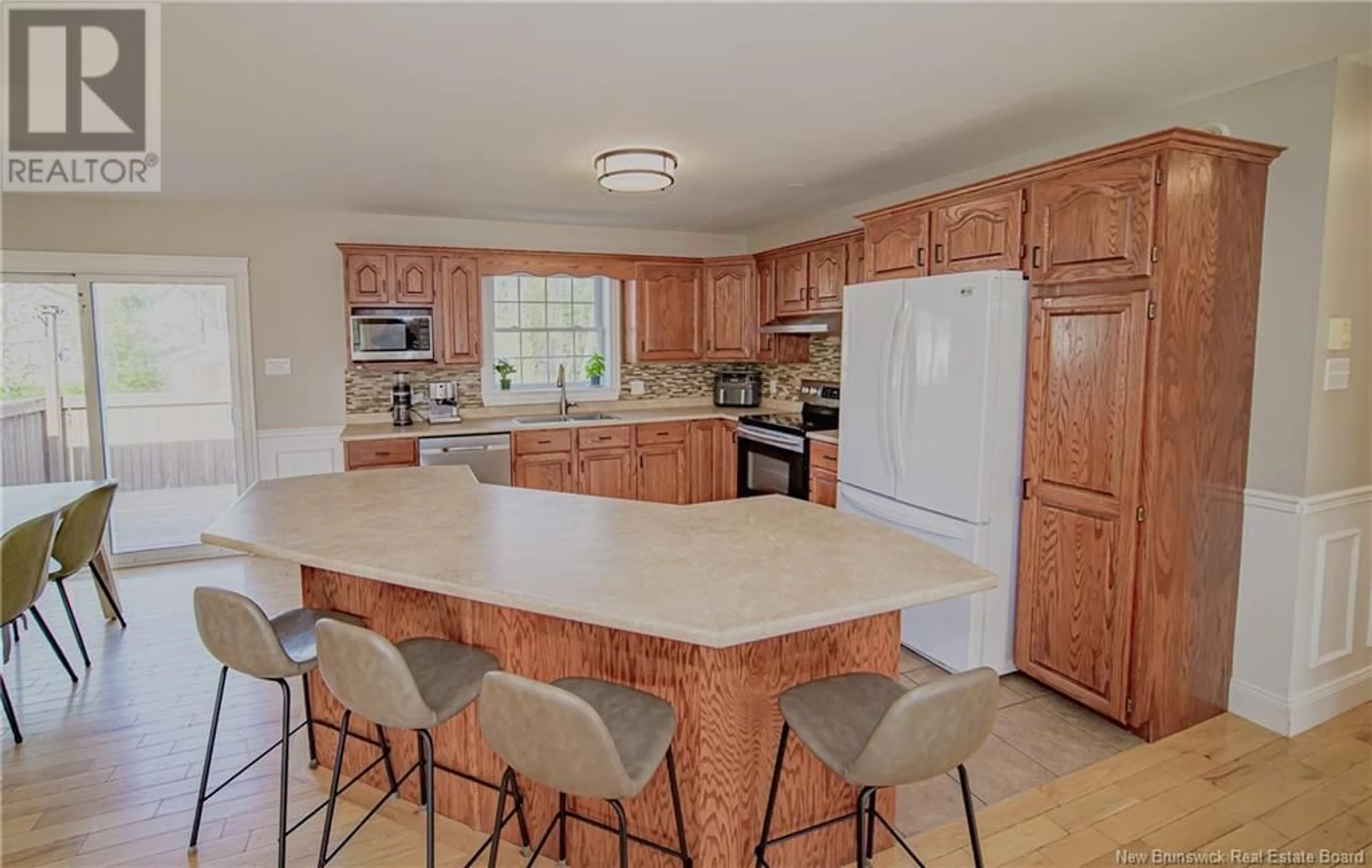 Open concept kitchen, ceramic/tile floor for 122 WATLING CRESCENT, Oromocto New Brunswick E2V4T7