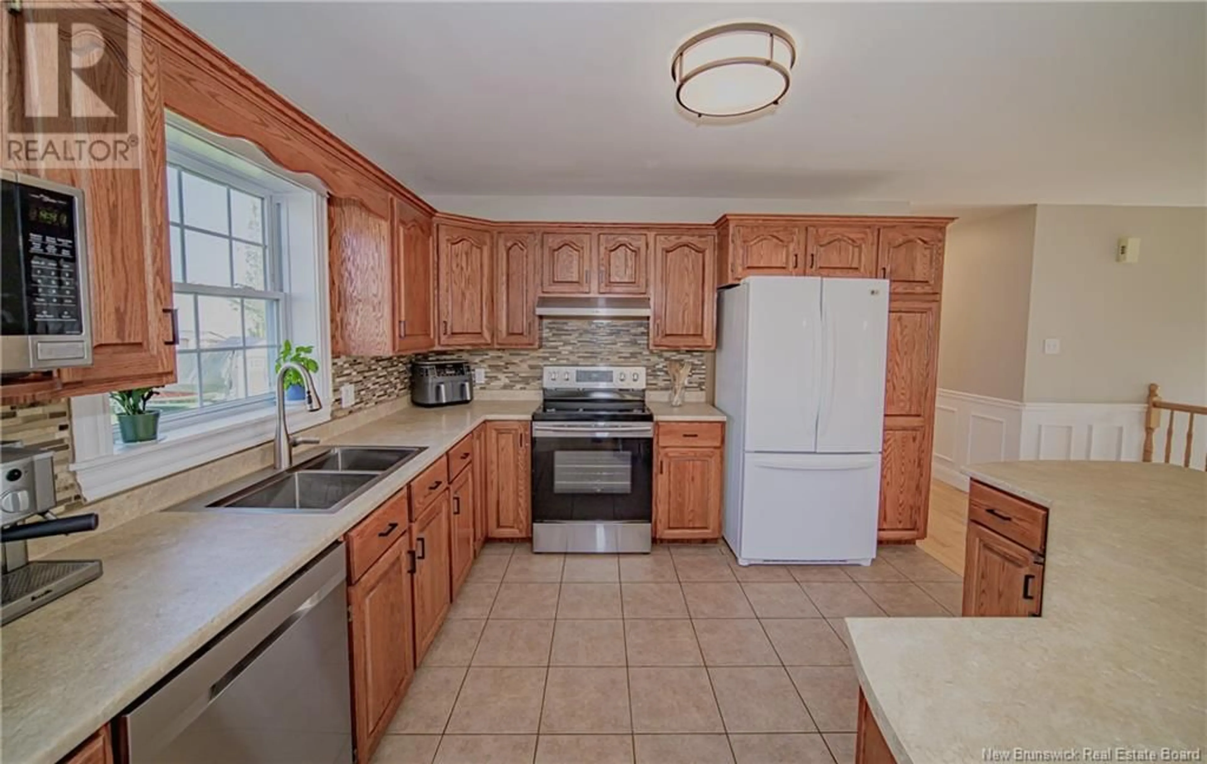 Standard kitchen, ceramic/tile floor for 122 WATLING CRESCENT, Oromocto New Brunswick E2V4T7
