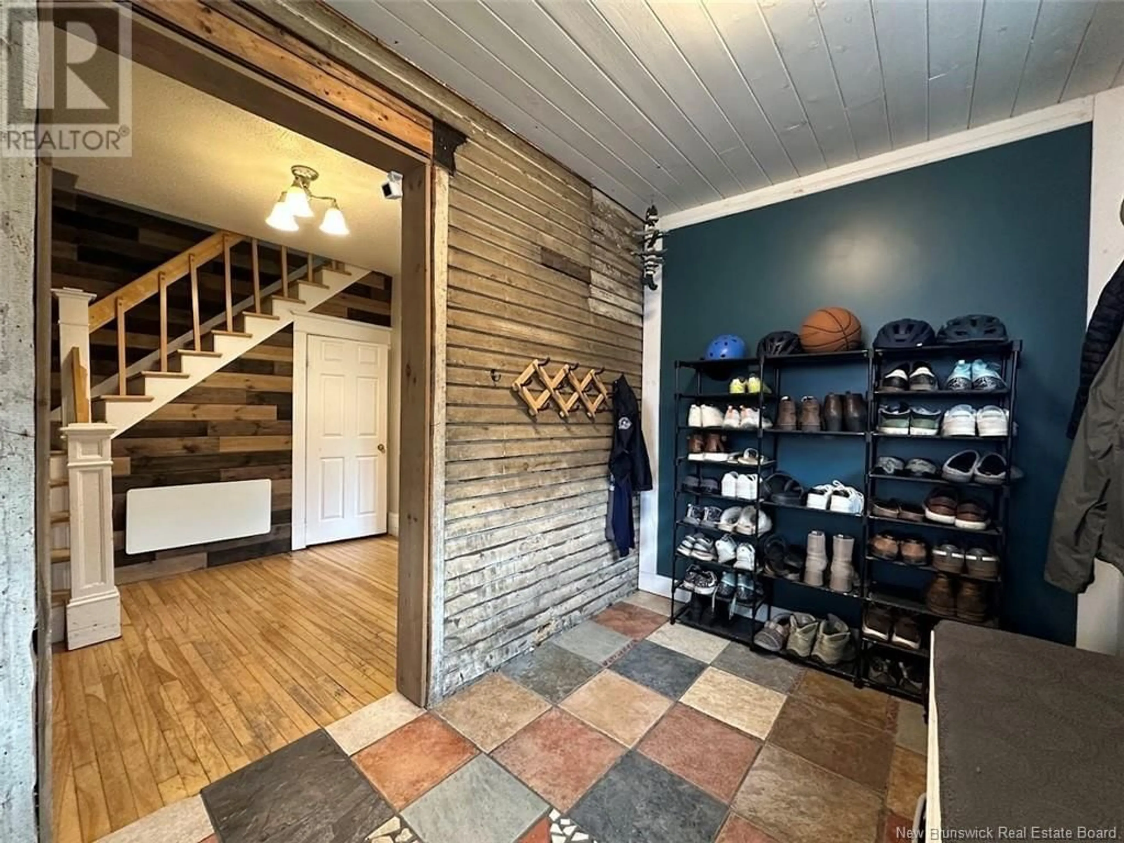 Indoor entryway for 20 FORT AVENUE, Edmundston New Brunswick E3V1E1