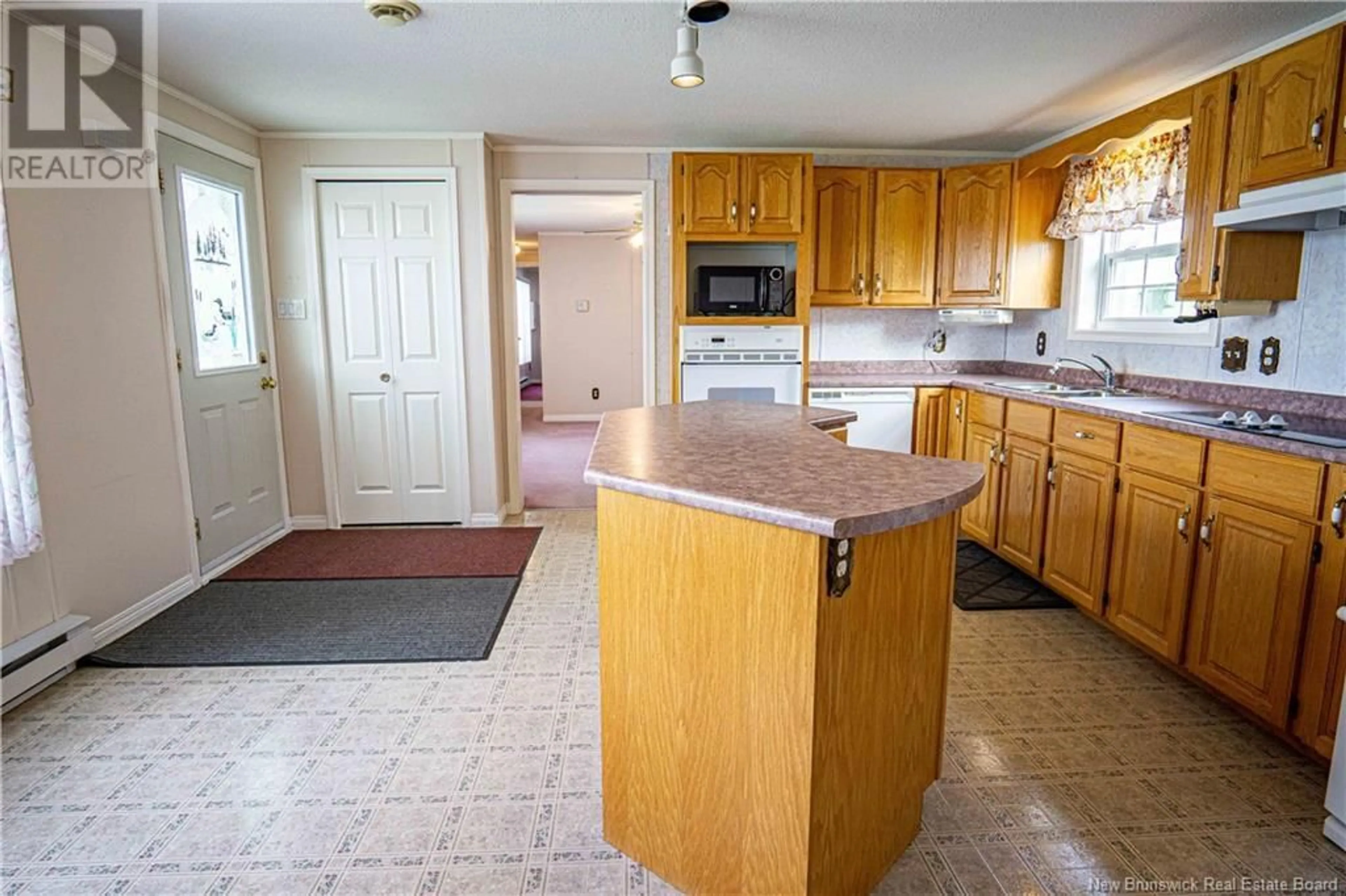 Standard kitchen, ceramic/tile floor for 20 SHERRY LANE, Fredericton New Brunswick E3C1L8