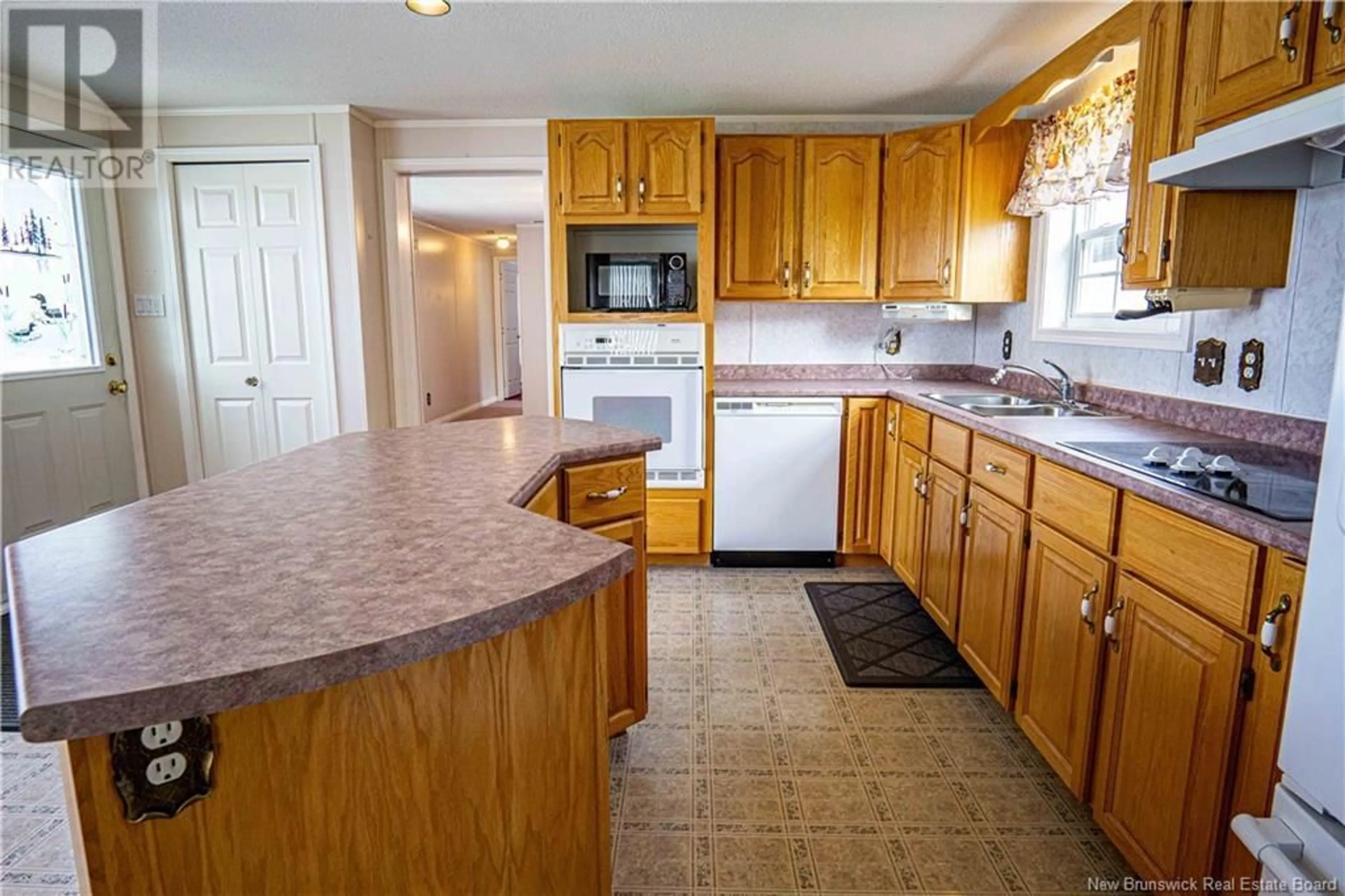 Standard kitchen, ceramic/tile floor for 20 SHERRY LANE, Fredericton New Brunswick E3C1L8