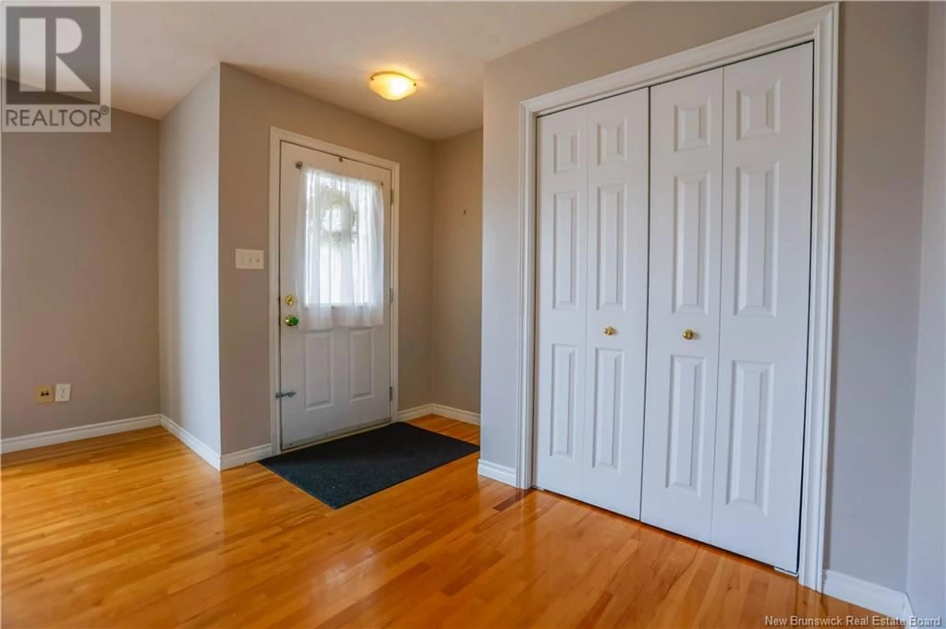 Indoor entryway for 289 GLENCAIRN STREET, Moncton New Brunswick E1G3W1