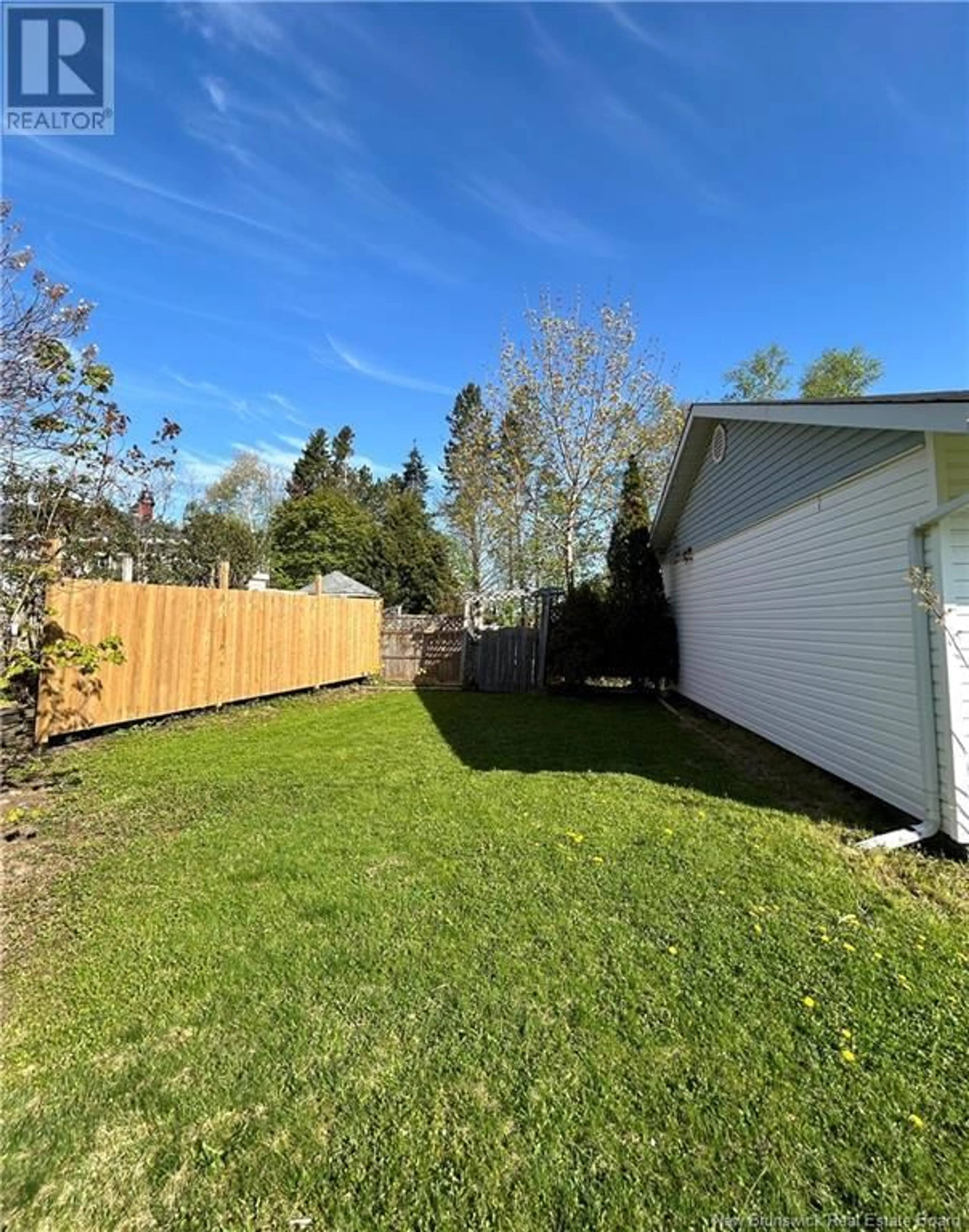 Unknown for 1 ROBIN DRIVE, Fredericton New Brunswick E3C1K6