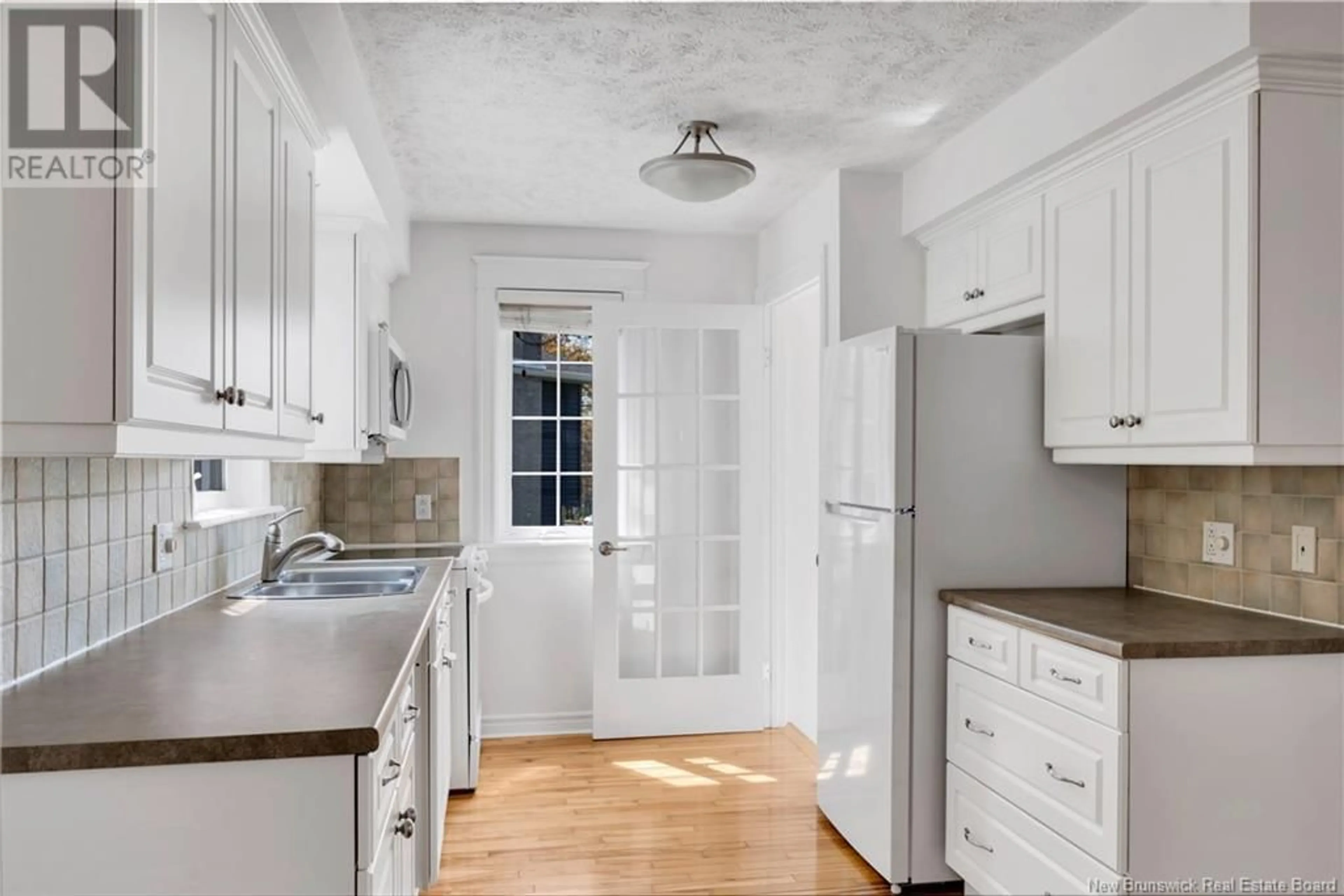 Standard kitchen, ceramic/tile floor for 7-9 GLENWOOD DRIVE, Moncton New Brunswick E1A2M8