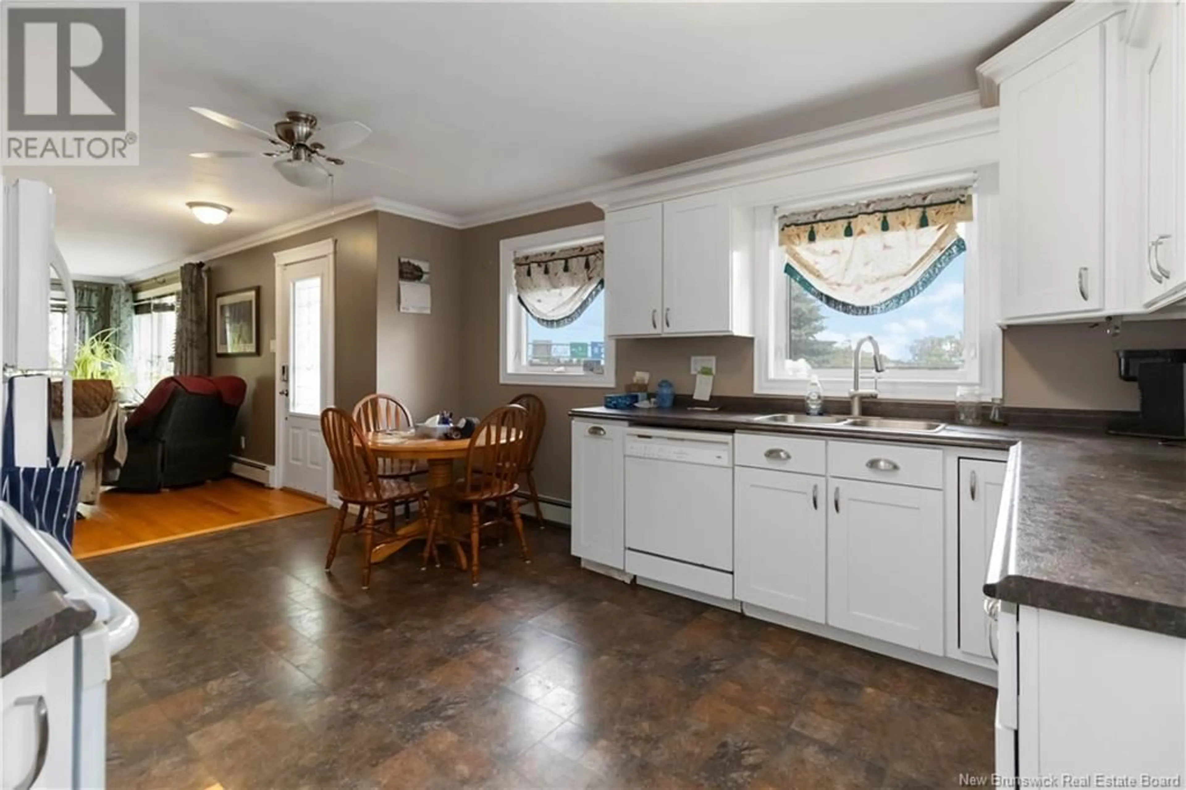 Open concept kitchen, ceramic/tile floor for 17 OHIO, Shediac New Brunswick E4P2J8