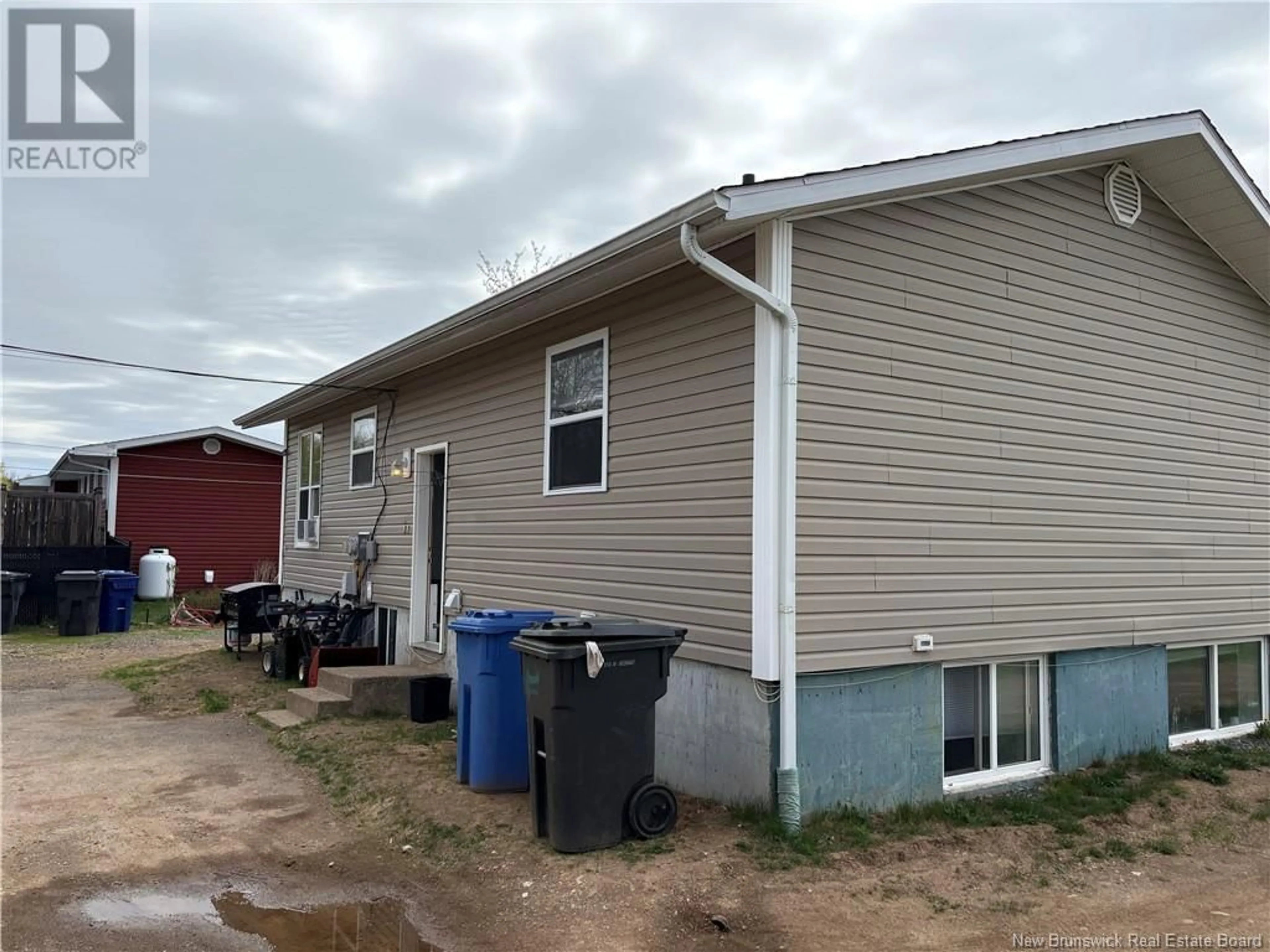 Unknown for 1220 VANTASSELL, Bathurst New Brunswick E2A4C8